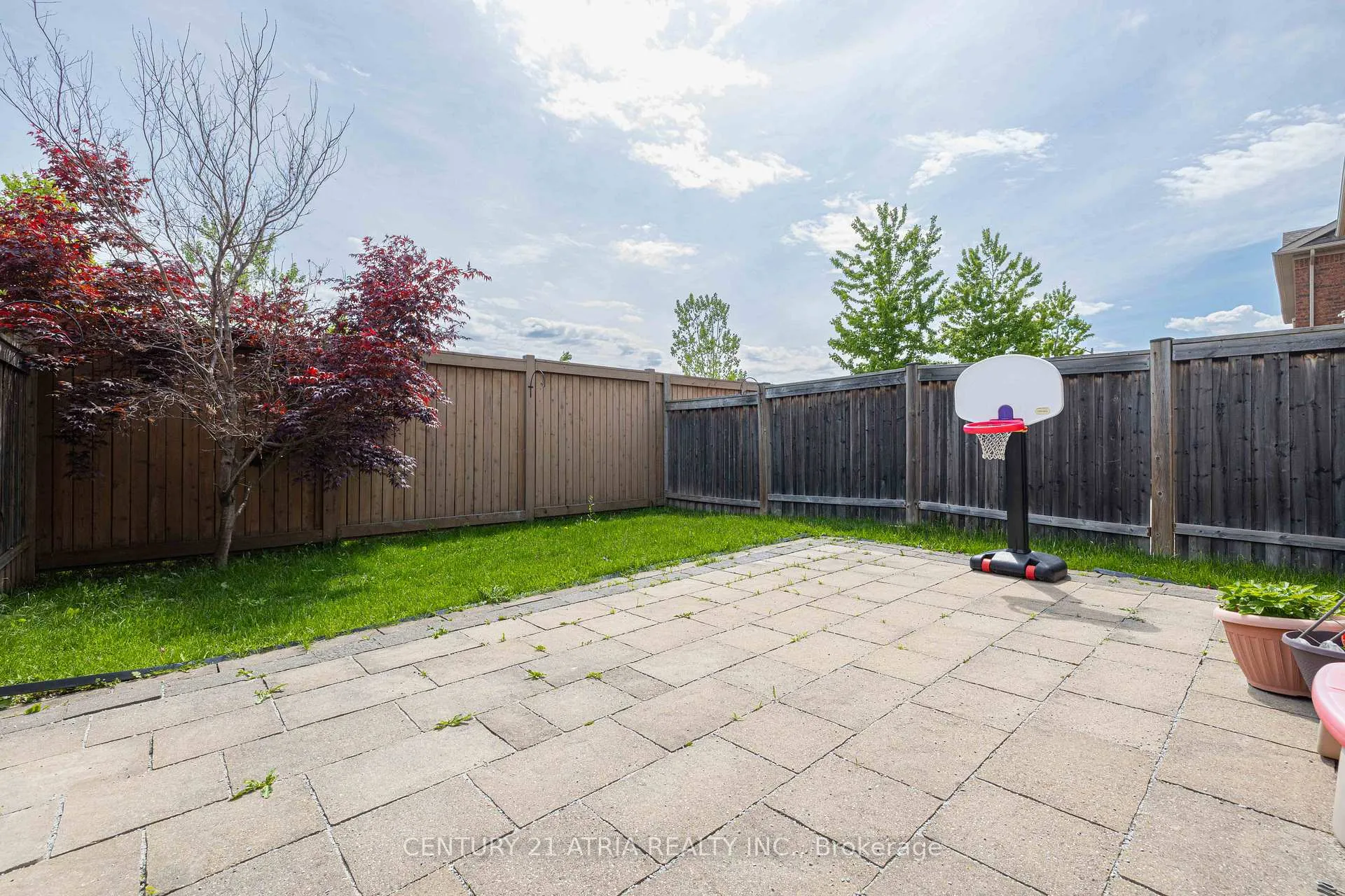Photo 10 of 23 Staglin Court, Markham, Cathedraltown — HOMEH