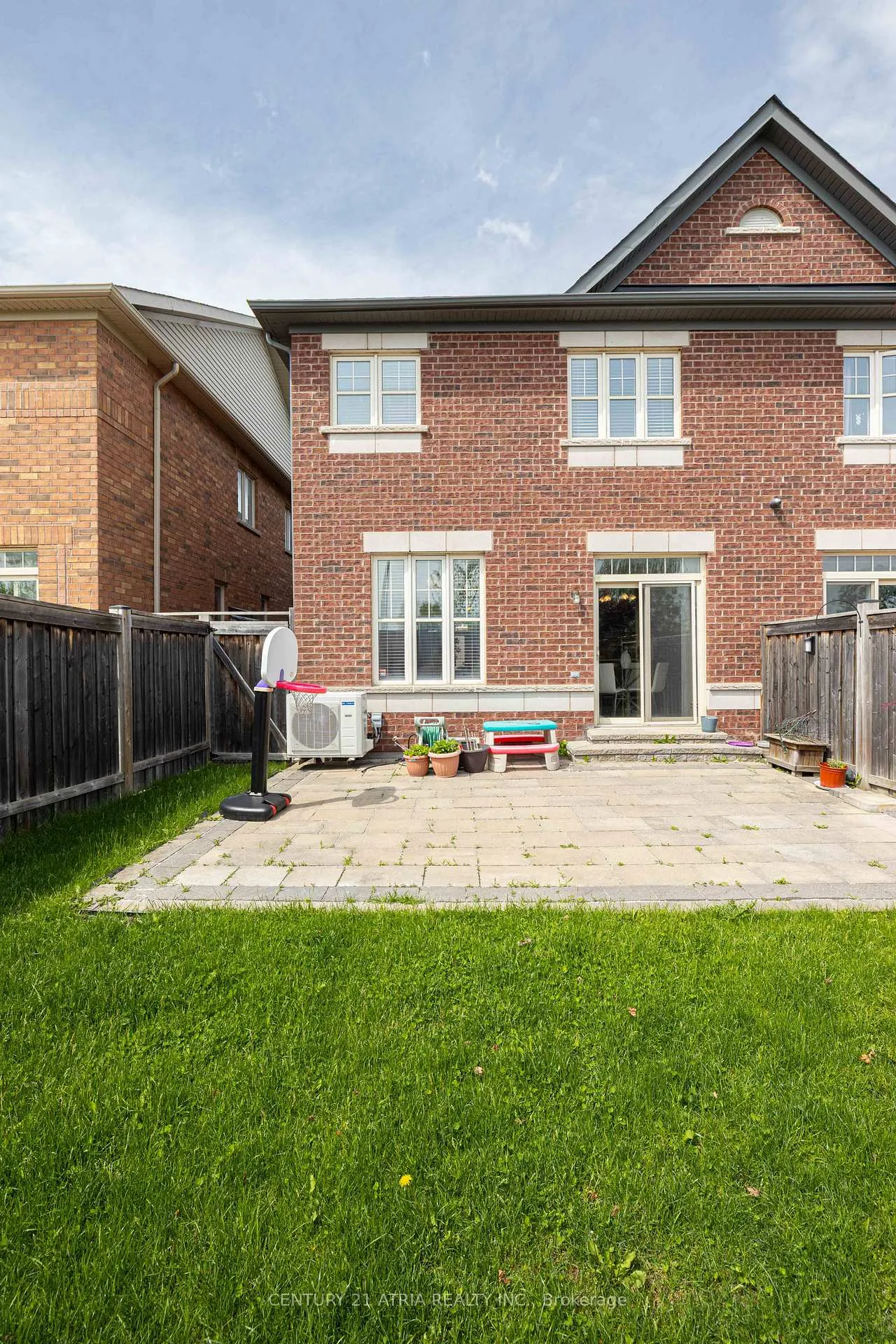 Photo 11 of 23 Staglin Court, Markham, Cathedraltown — HOMEH
