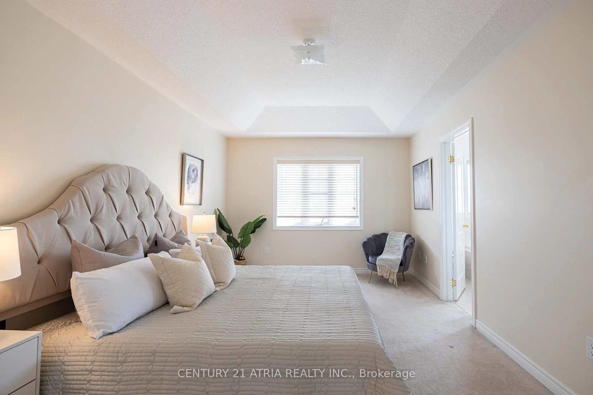 Photo 13 of 23 Staglin Court, Markham, Cathedraltown — HOMEH