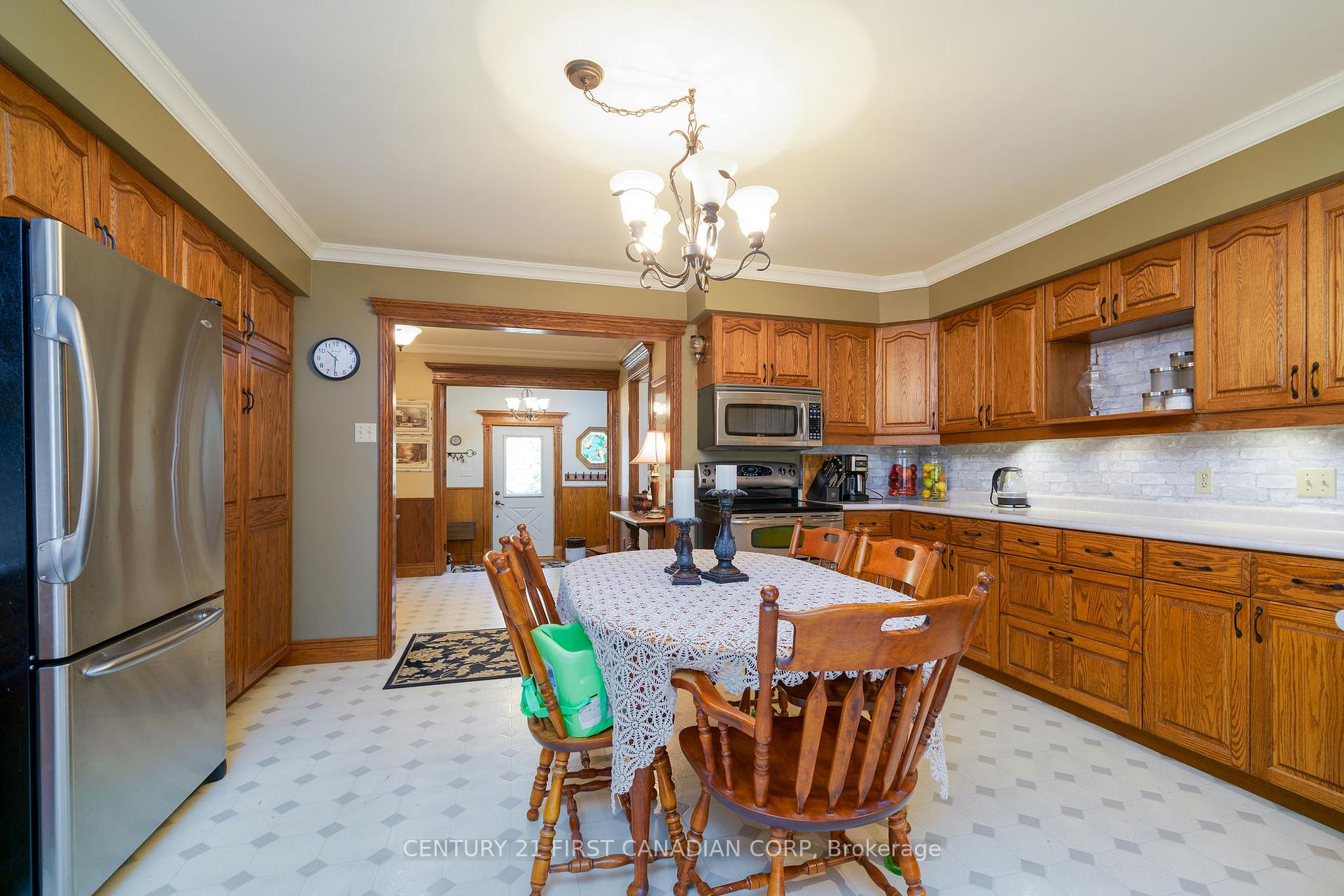 Photo 11 of 22894 Vanneck Road, Middlesex Centre, Rural Middlesex Centre — HOMEH