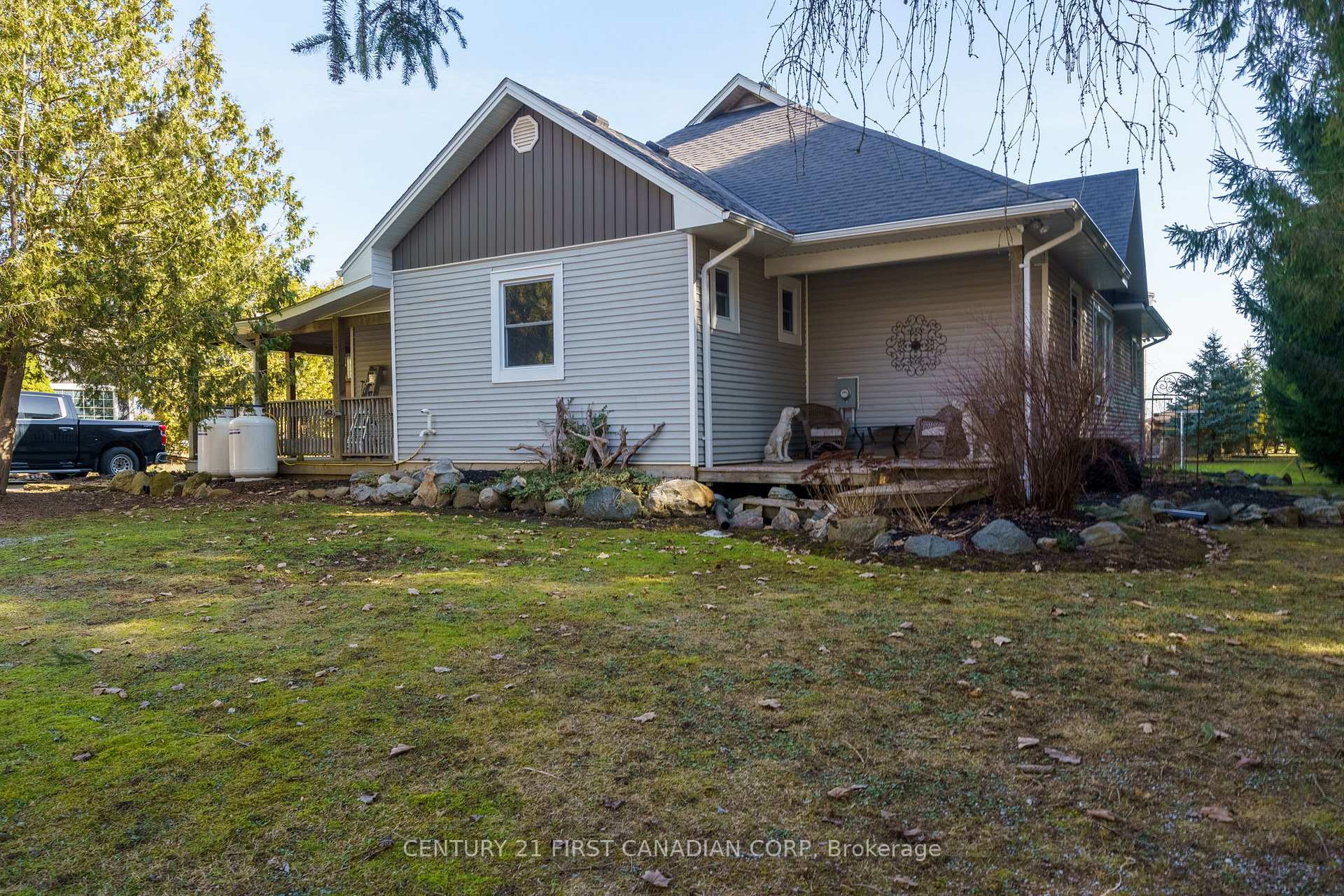 Photo 36 of 22894 Vanneck Road, Middlesex Centre, Rural Middlesex Centre — HOMEH