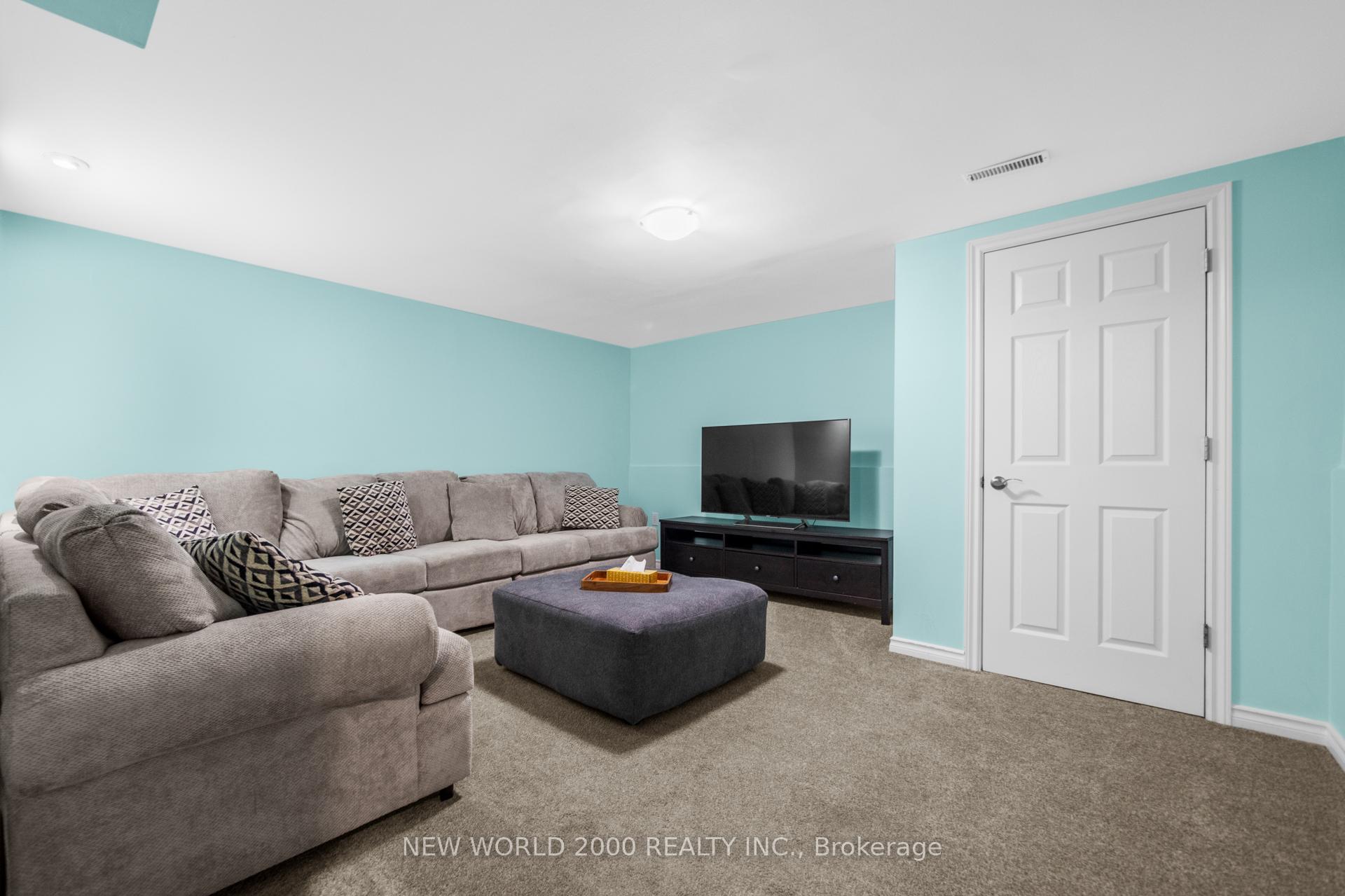 Photo 33 of 160 Bechtel Drive, Kitchener — HOMEH