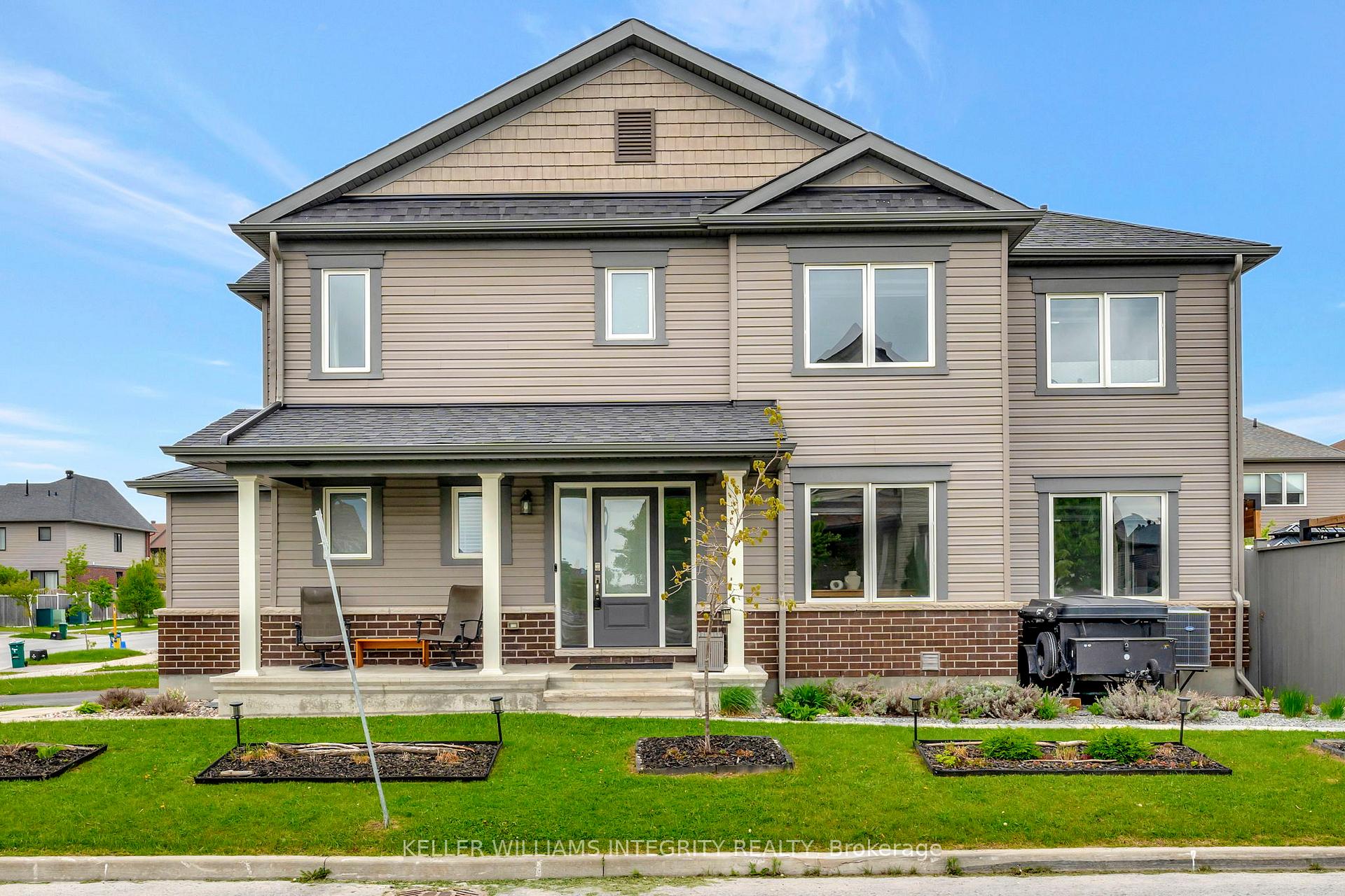Front of 553 Paine Avenue