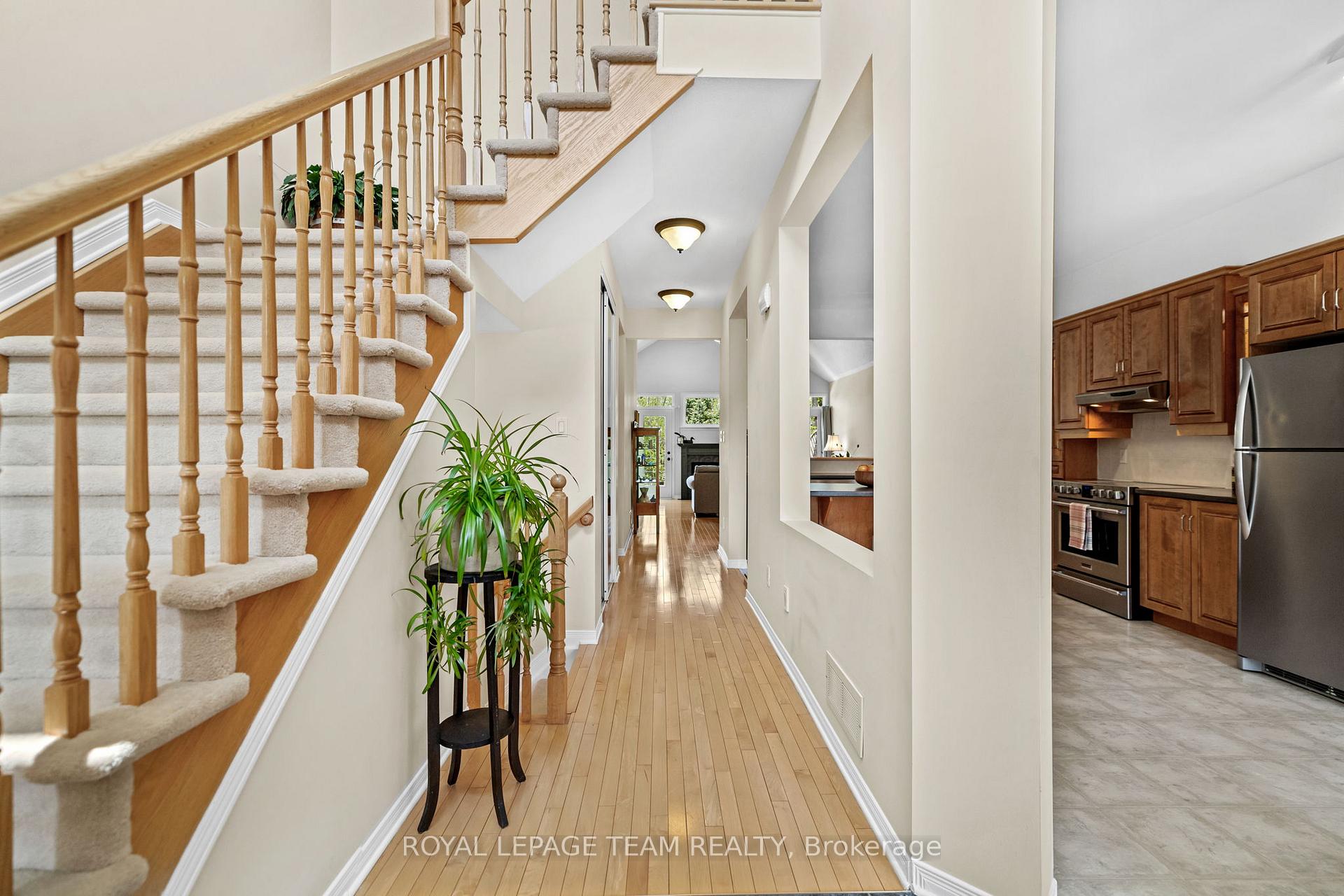 Photo 4 of 25 Morenz Terrace, Ottawa, Kanata - Kanata Lakes/Heritage Hills — HOMEH