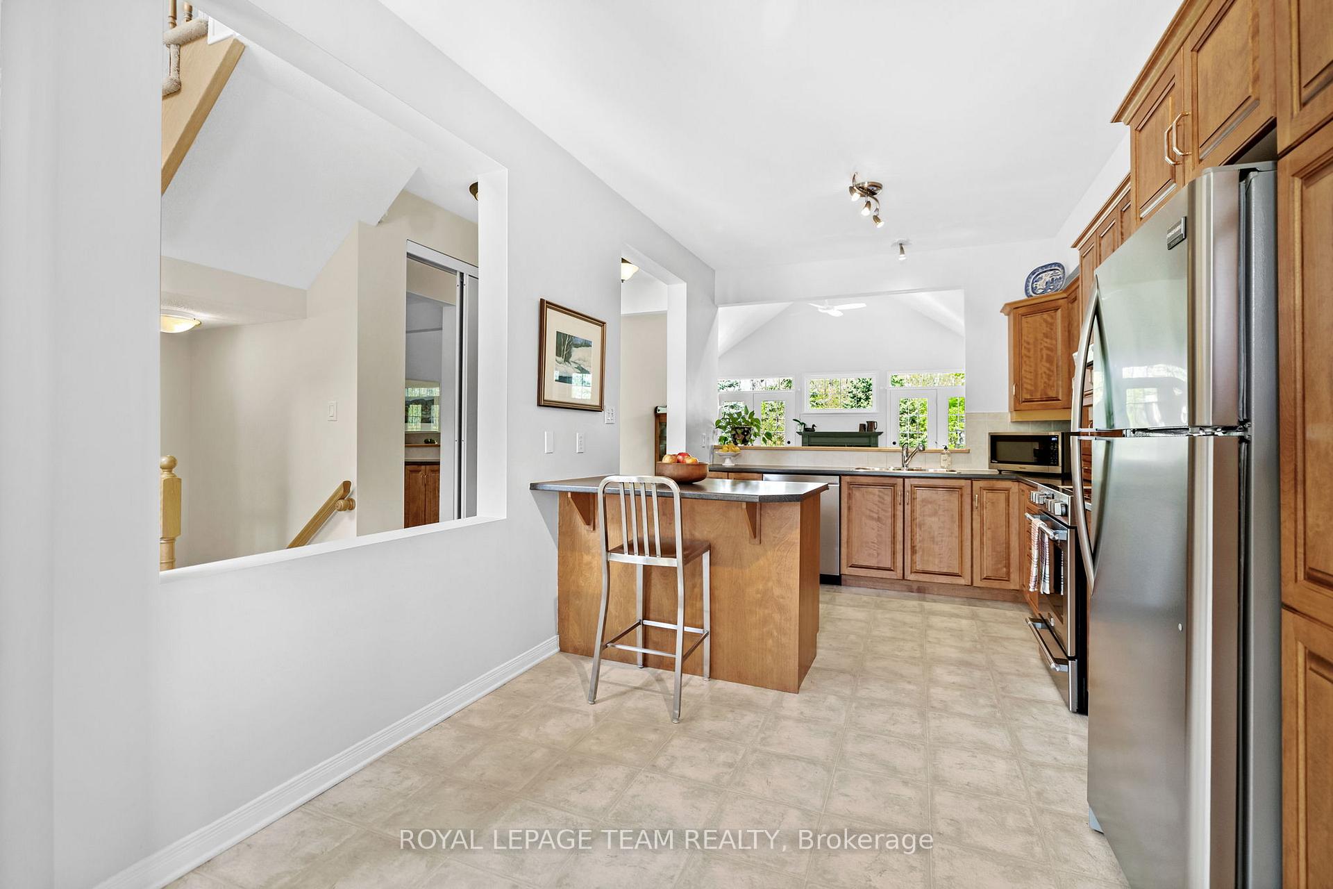 Photo 7 of 25 Morenz Terrace, Ottawa, Kanata - Kanata Lakes/Heritage Hills — HOMEH