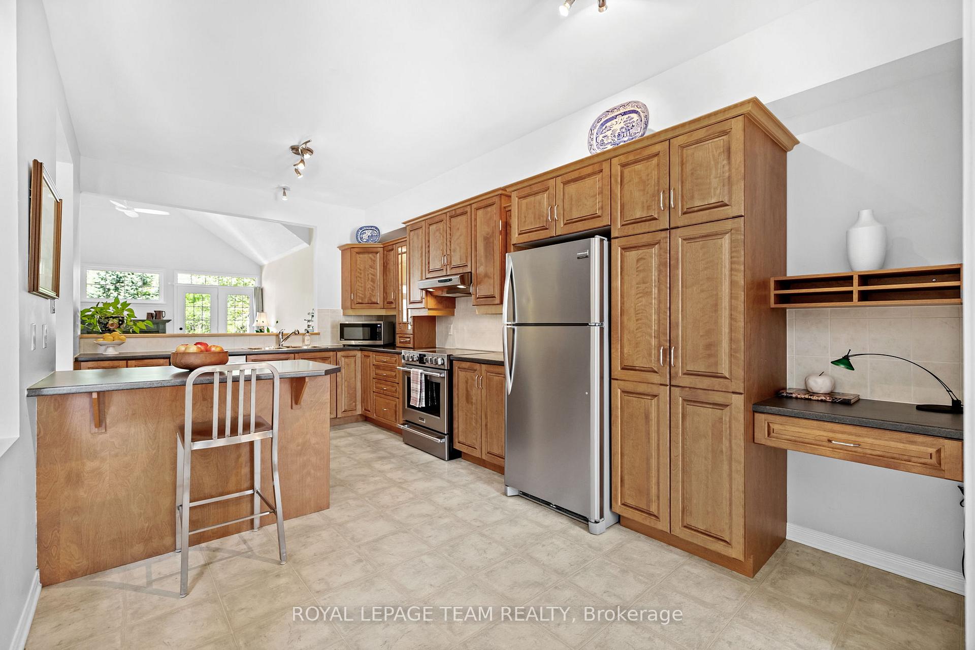 Photo 8 of 25 Morenz Terrace, Ottawa, Kanata - Kanata Lakes/Heritage Hills — HOMEH