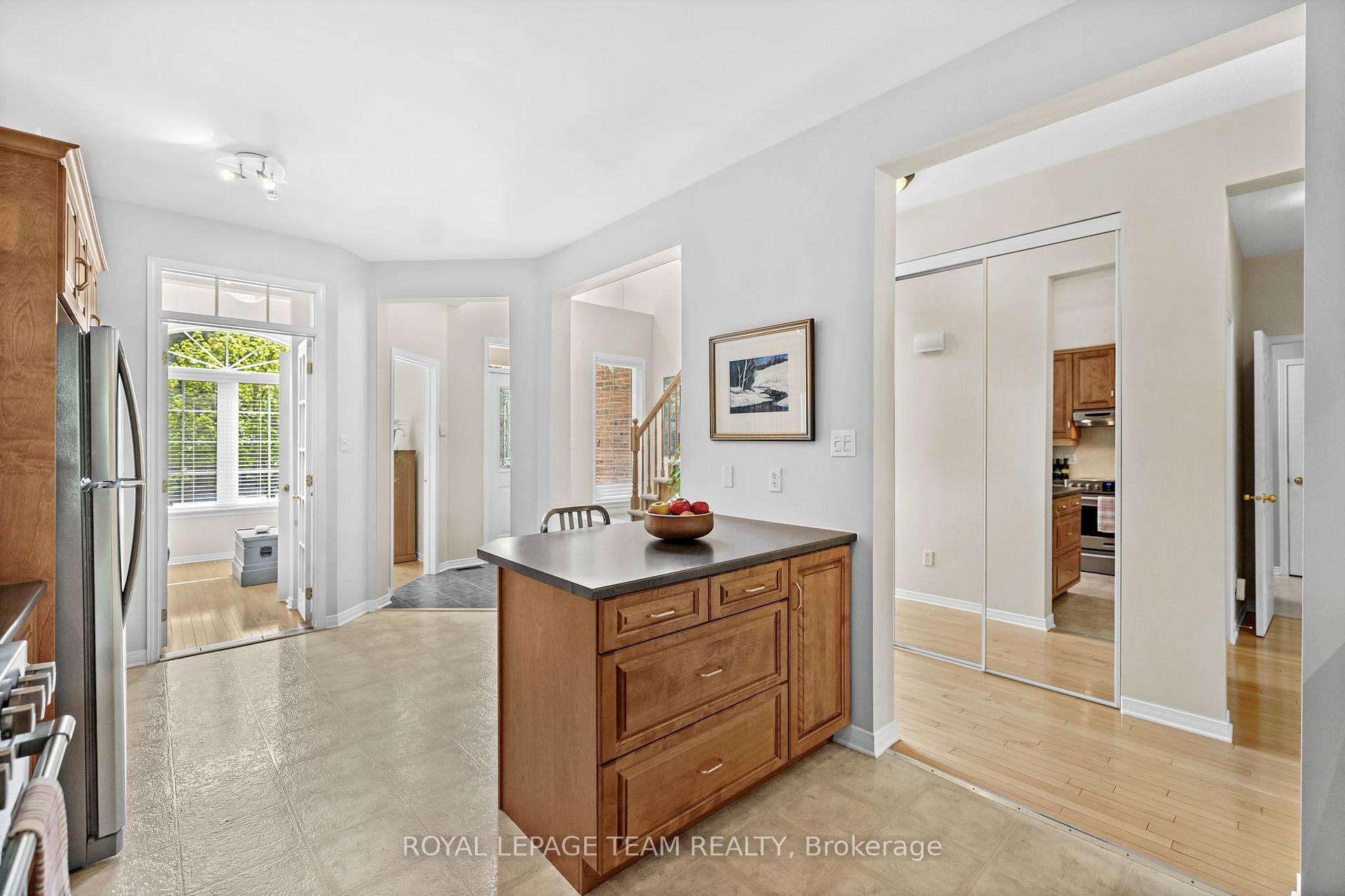 Photo 12 of 25 Morenz Terrace, Ottawa, Kanata - Kanata Lakes/Heritage Hills — HOMEH