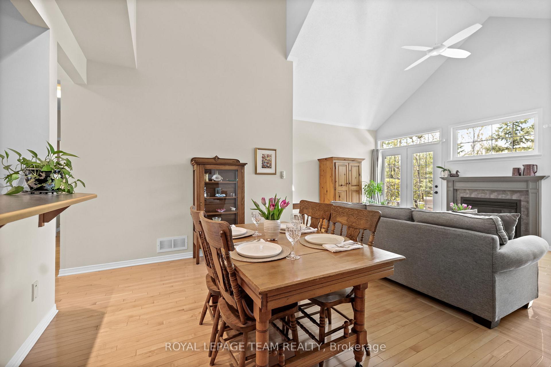 Photo 17 of 25 Morenz Terrace, Ottawa, Kanata - Kanata Lakes/Heritage Hills — HOMEH