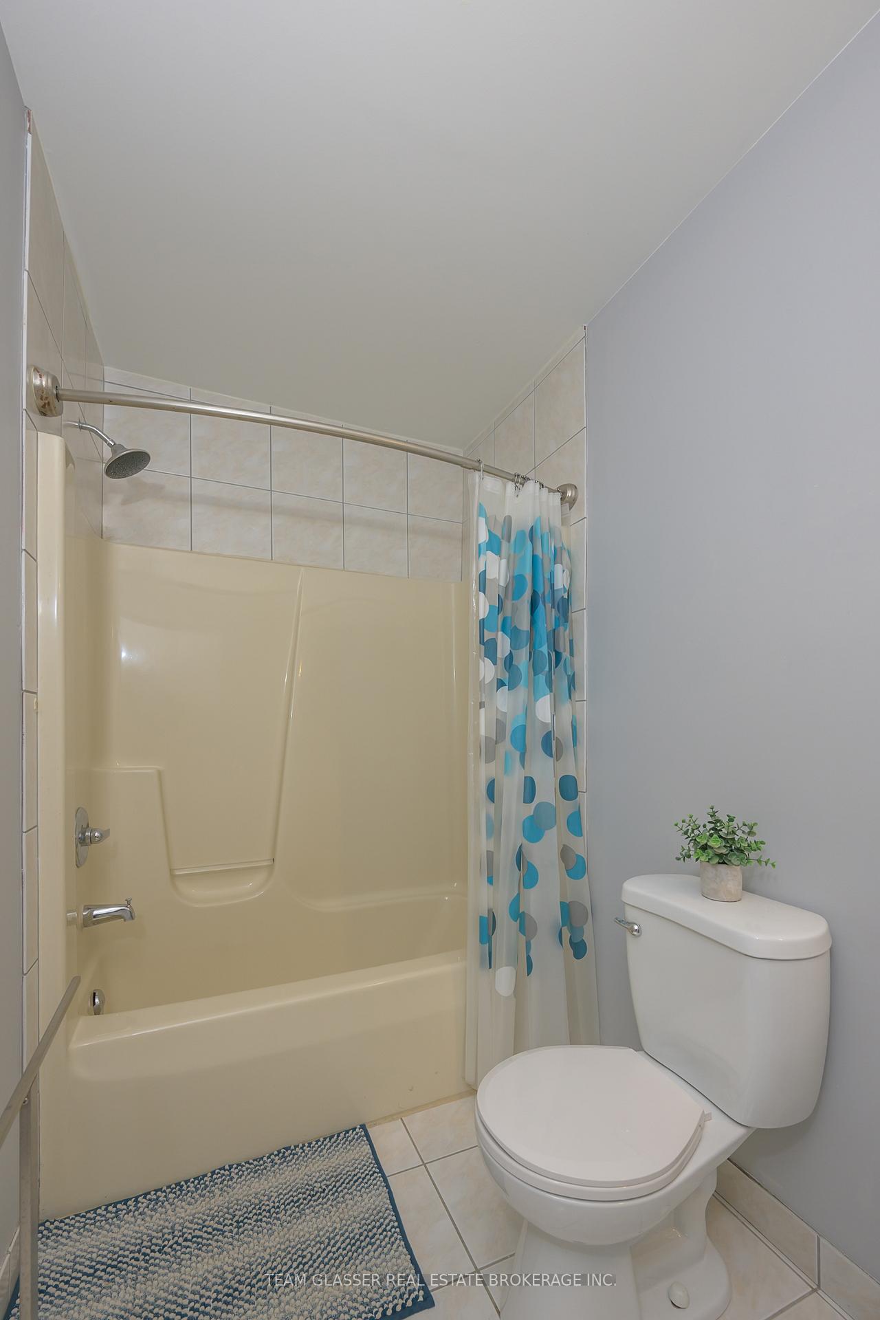 Photo 38 of 51 Birchcrest Drive, Middlesex Centre, Kilworth — HOMEH