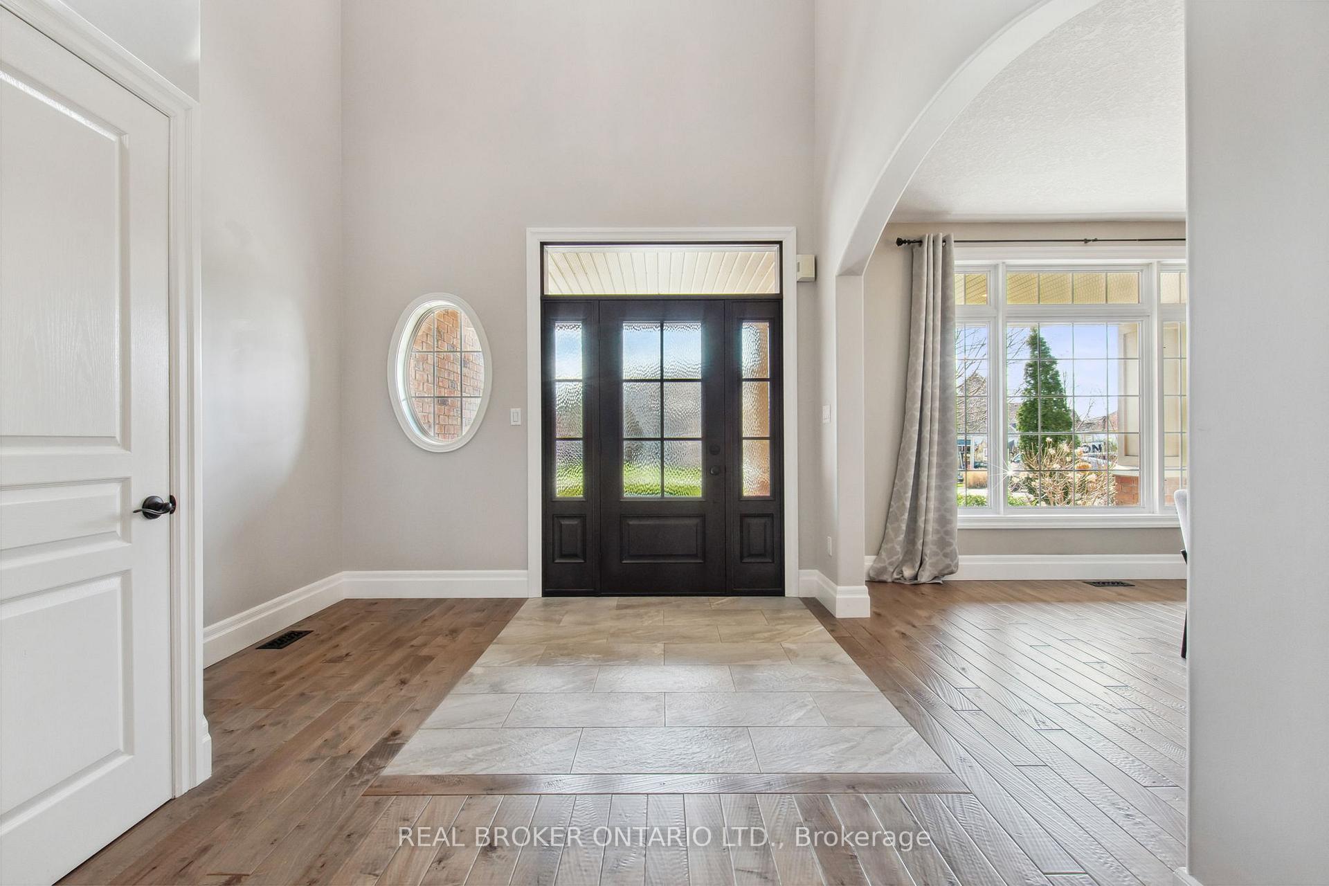Photo 5 of 229 Terrace Wood Crescent, Kitchener — HOMEH