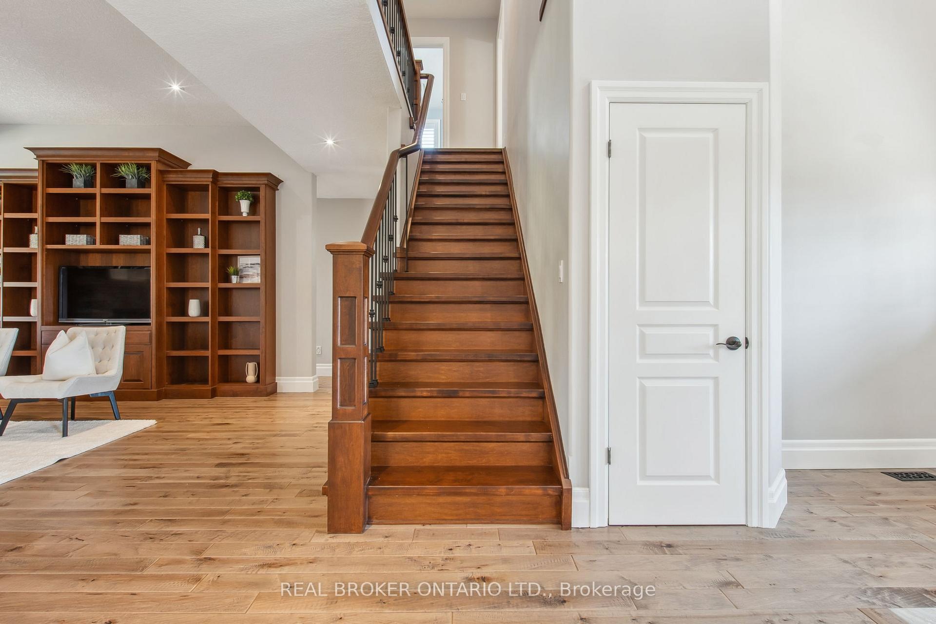 Photo 18 of 229 Terrace Wood Crescent, Kitchener — HOMEH