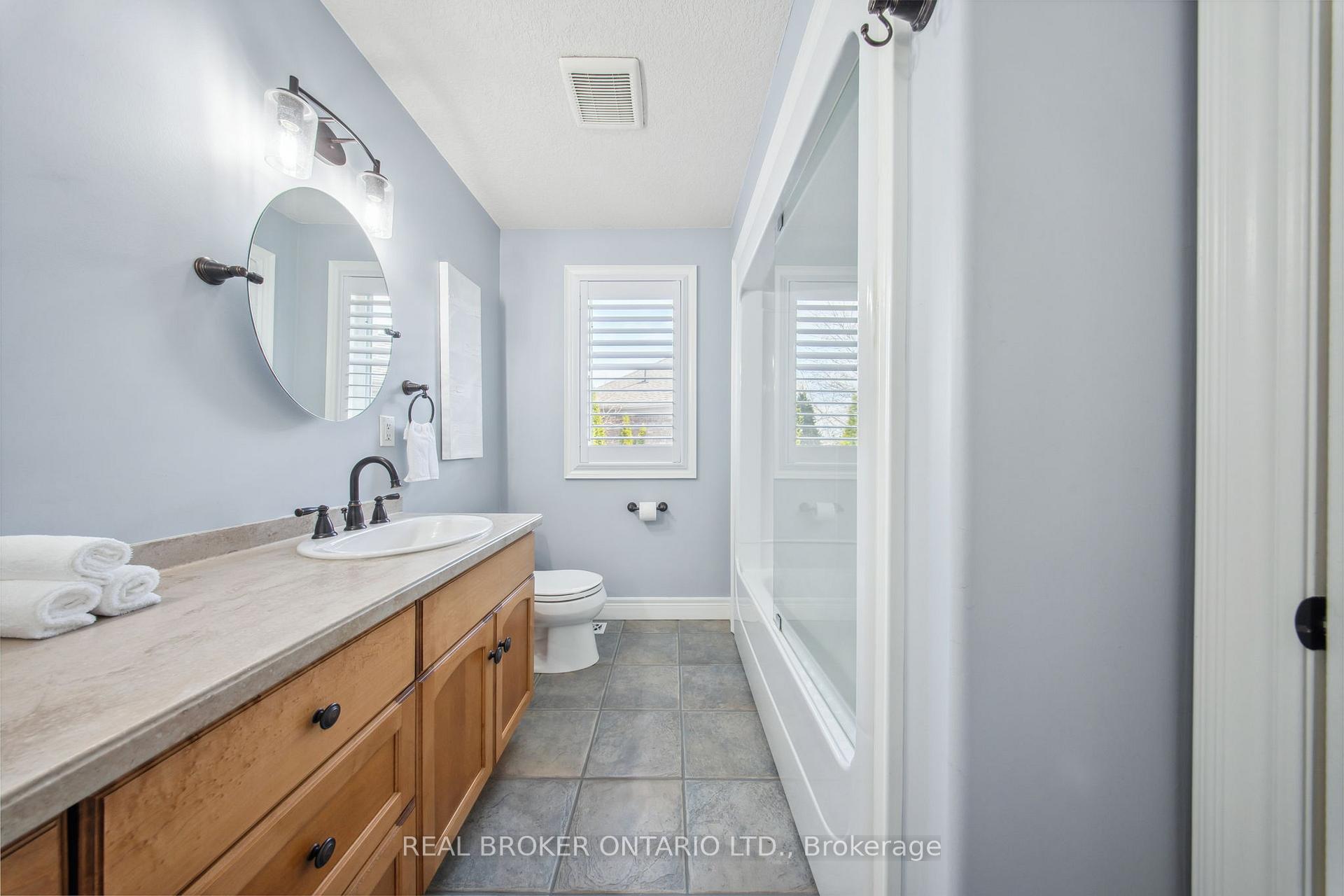 Photo 20 of 229 Terrace Wood Crescent, Kitchener — HOMEH