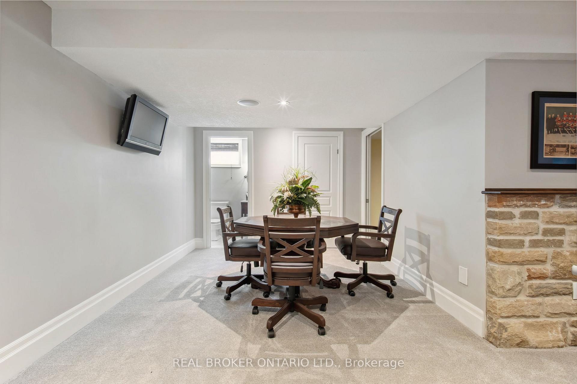 Photo 34 of 229 Terrace Wood Crescent, Kitchener — HOMEH