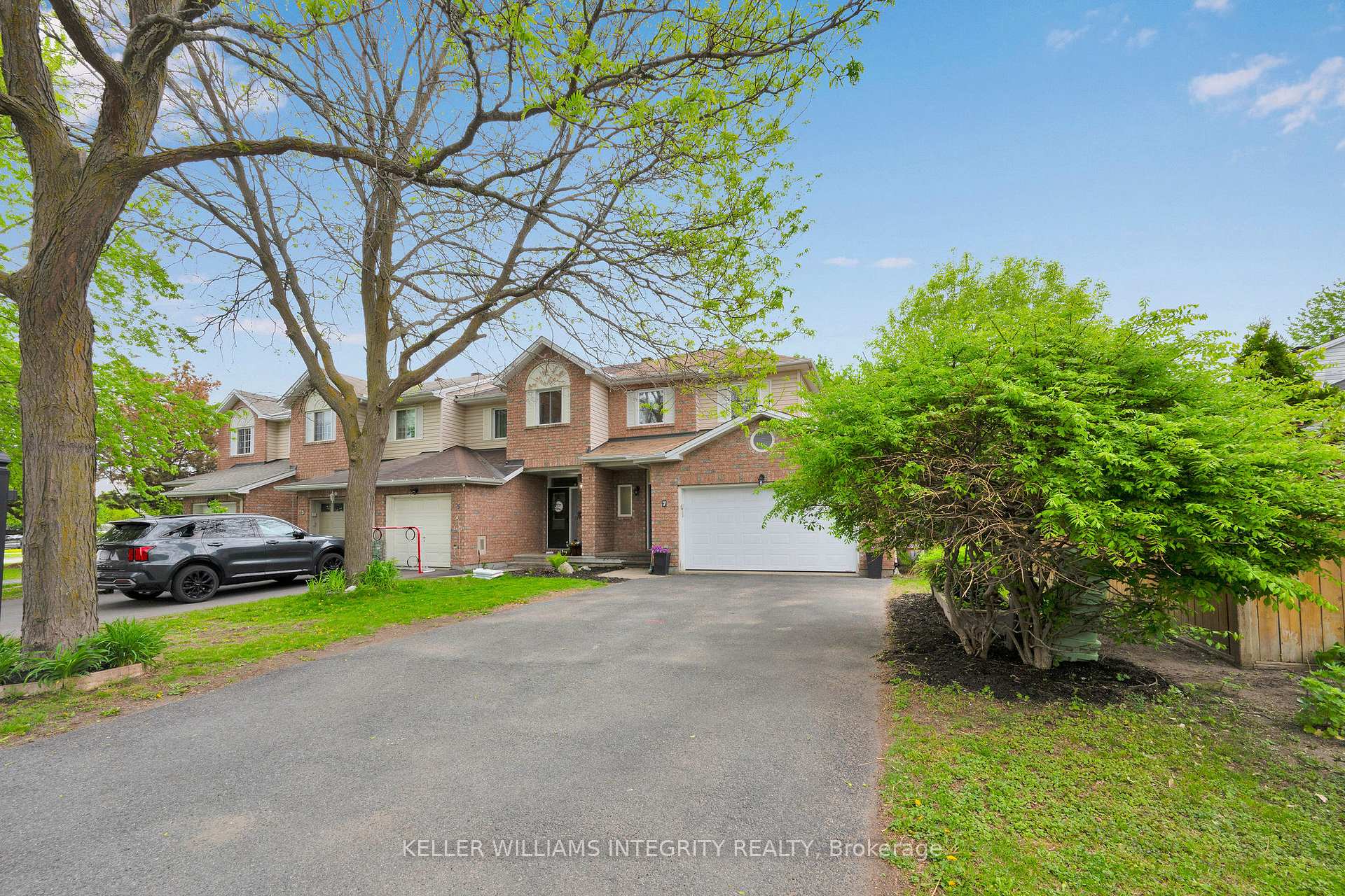 Photo 2 of 7 Sunnybrooke Drive, Ottawa, Kanata - Emerald Meadows/Trailwest — HOMEH