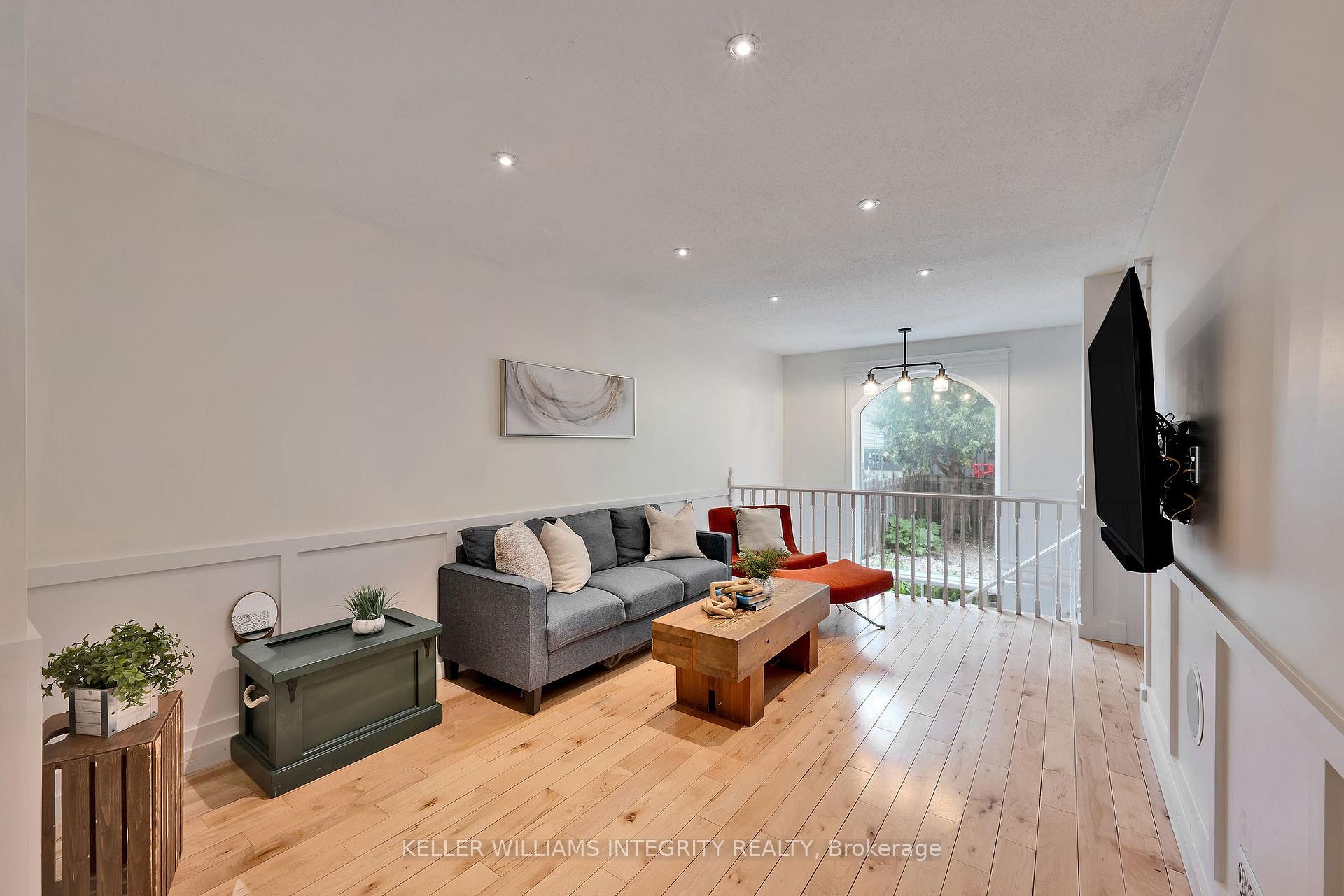 Photo 4 of 7 Sunnybrooke Drive, Ottawa, Kanata - Emerald Meadows/Trailwest — HOMEH