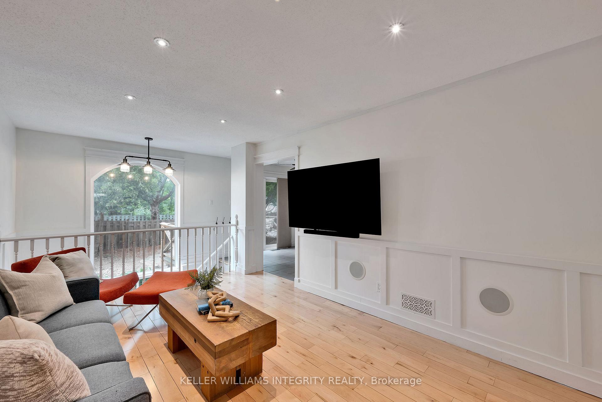 Photo 5 of 7 Sunnybrooke Drive, Ottawa, Kanata - Emerald Meadows/Trailwest — HOMEH
