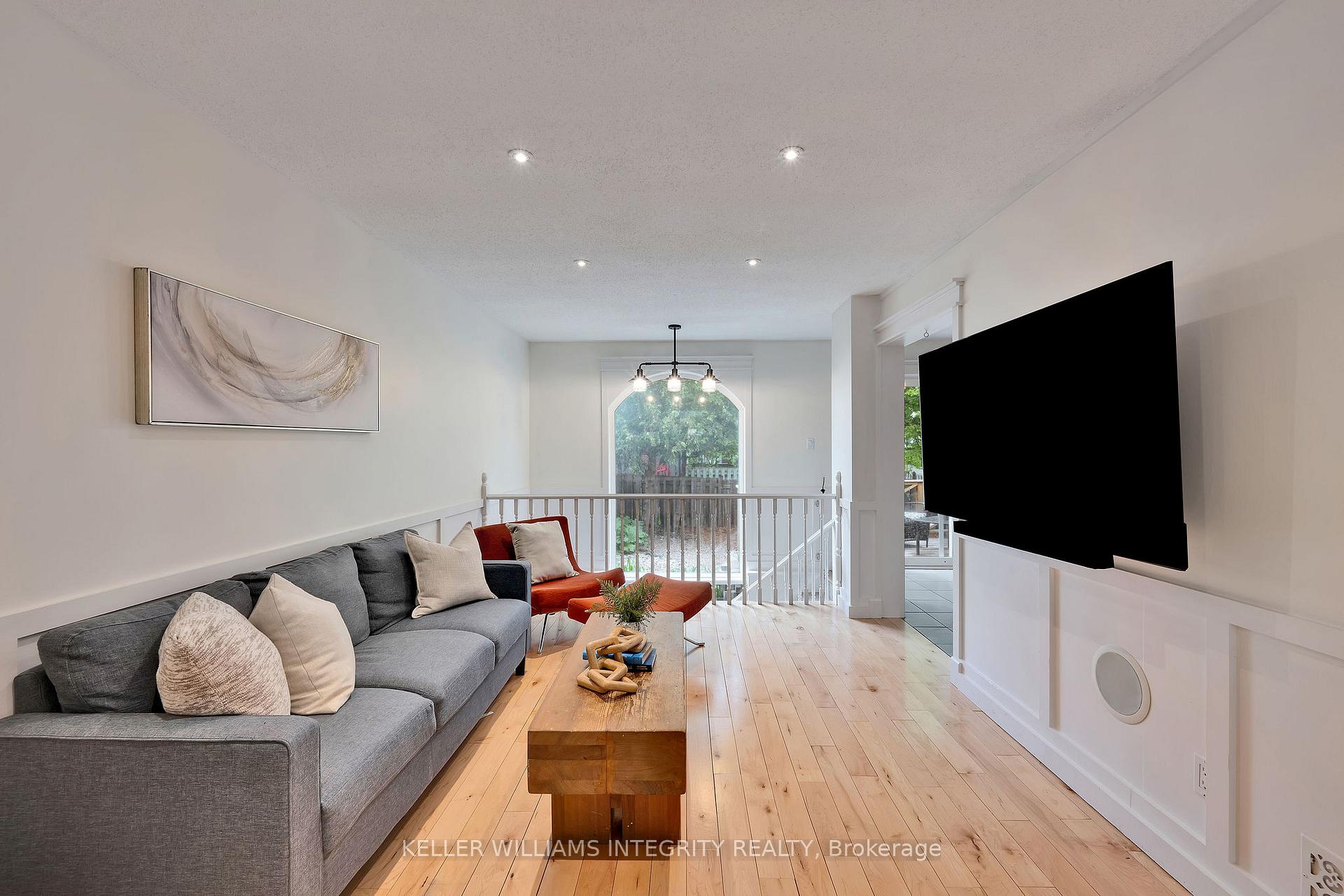 Photo 6 of 7 Sunnybrooke Drive, Ottawa, Kanata - Emerald Meadows/Trailwest — HOMEH