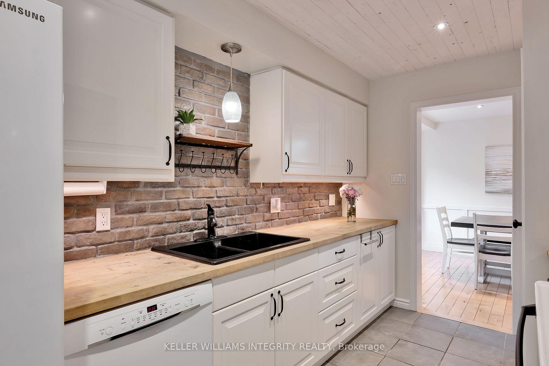 Photo 15 of 7 Sunnybrooke Drive, Ottawa, Kanata - Emerald Meadows/Trailwest — HOMEH