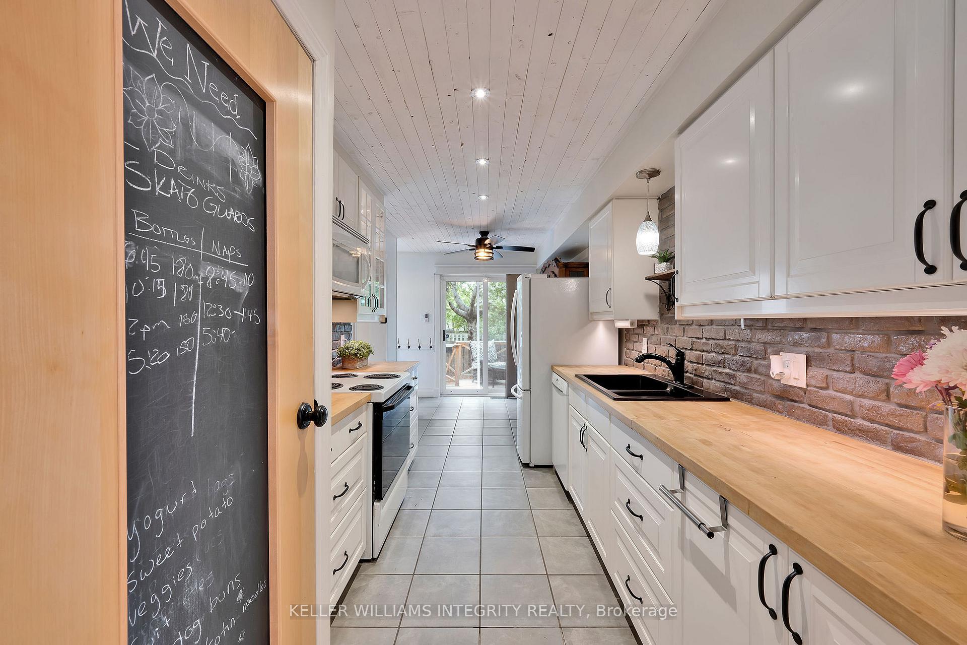 Photo 16 of 7 Sunnybrooke Drive, Ottawa, Kanata - Emerald Meadows/Trailwest — HOMEH