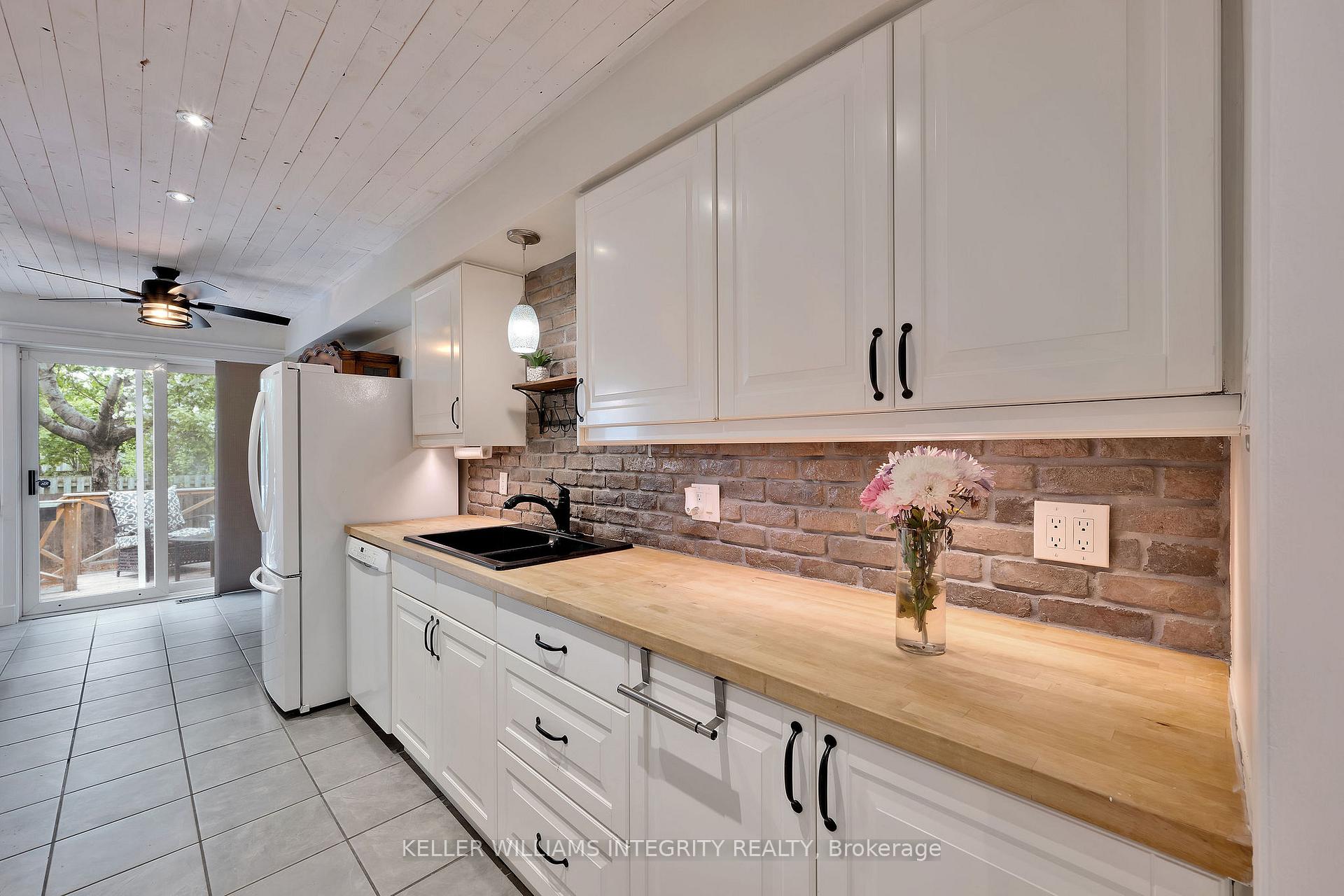 Photo 17 of 7 Sunnybrooke Drive, Ottawa, Kanata - Emerald Meadows/Trailwest — HOMEH