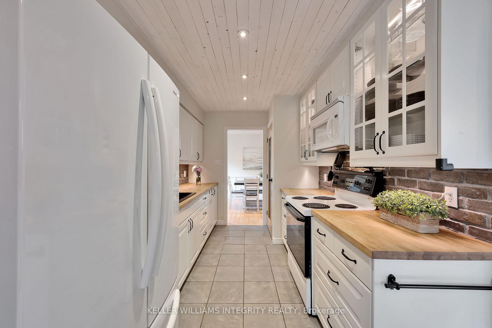 Photo 18 of 7 Sunnybrooke Drive, Ottawa, Kanata - Emerald Meadows/Trailwest — HOMEH