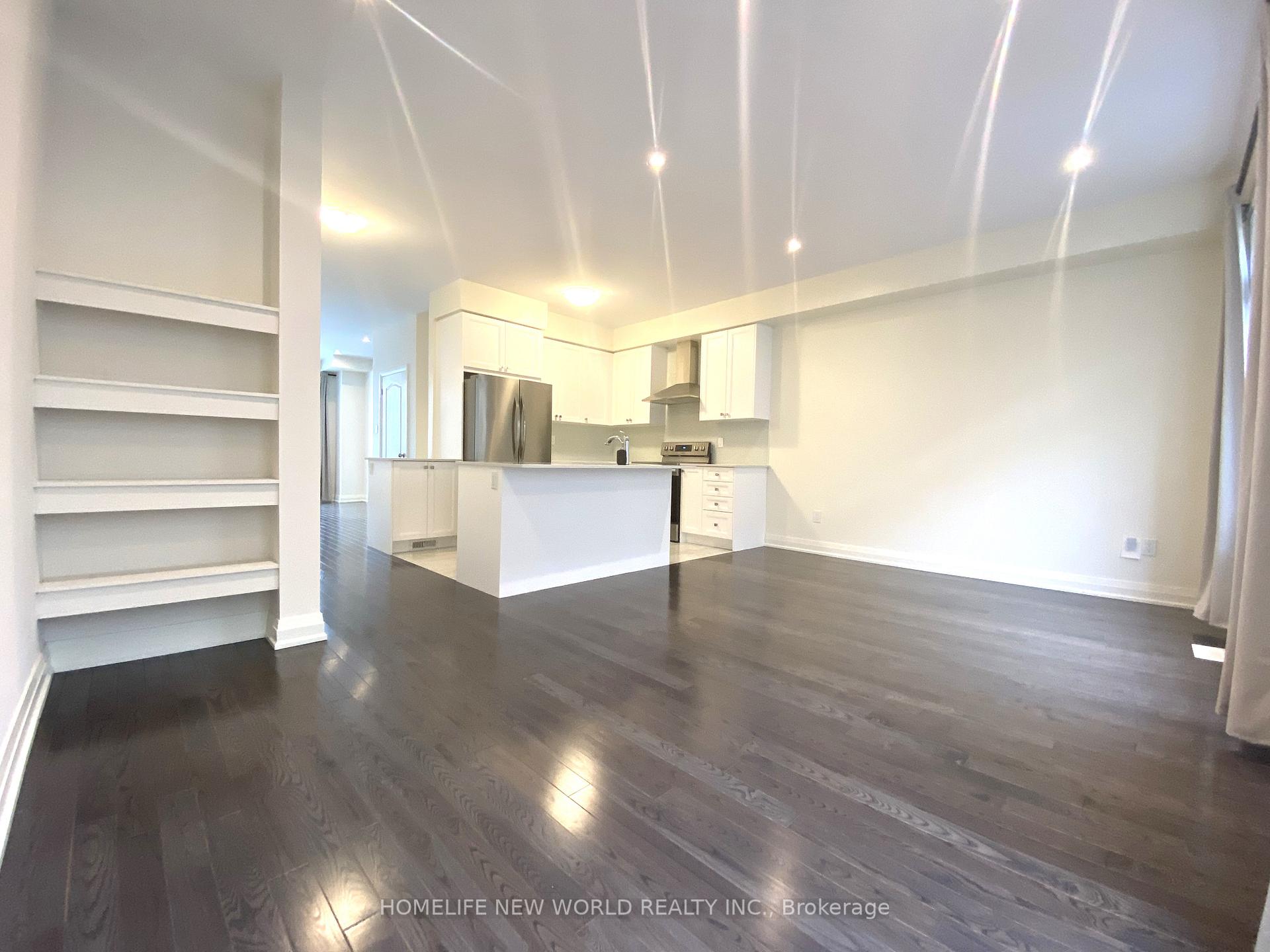 Photo 2 of 8 Teasel Way, Markham, Unionville — HOMEH