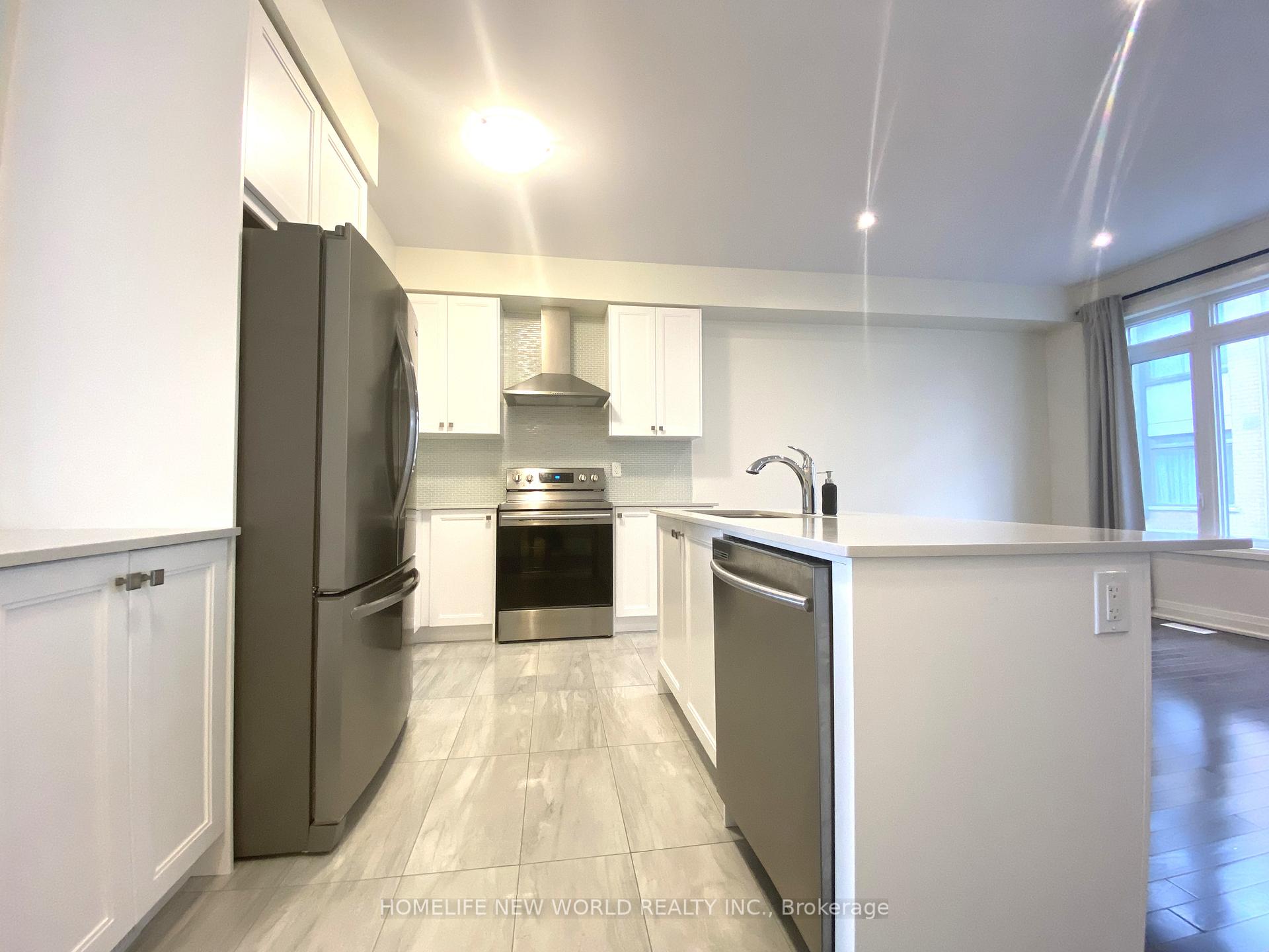 Photo 4 of 8 Teasel Way, Markham, Unionville — HOMEH