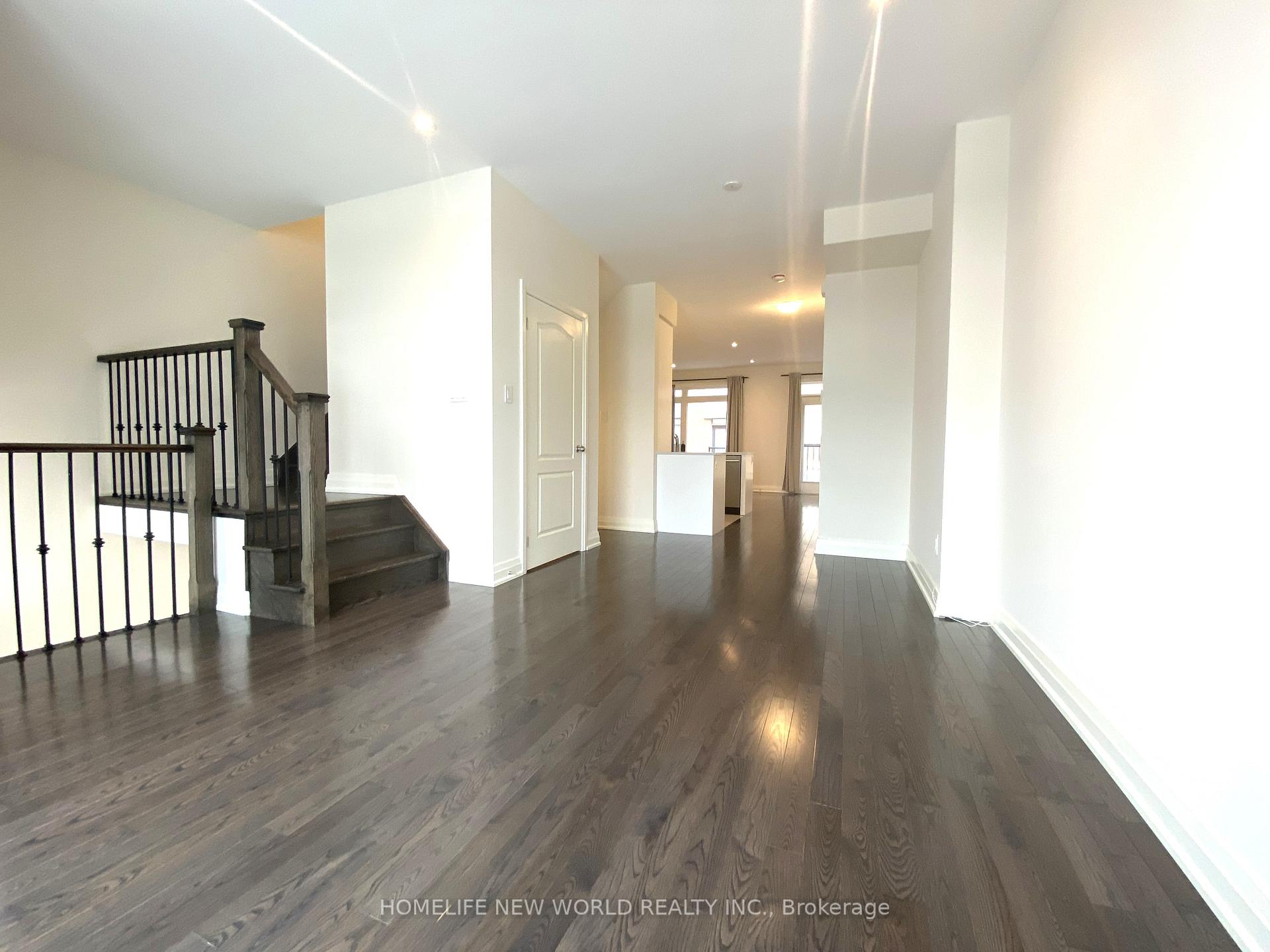 Photo 6 of 8 Teasel Way, Markham, Unionville — HOMEH