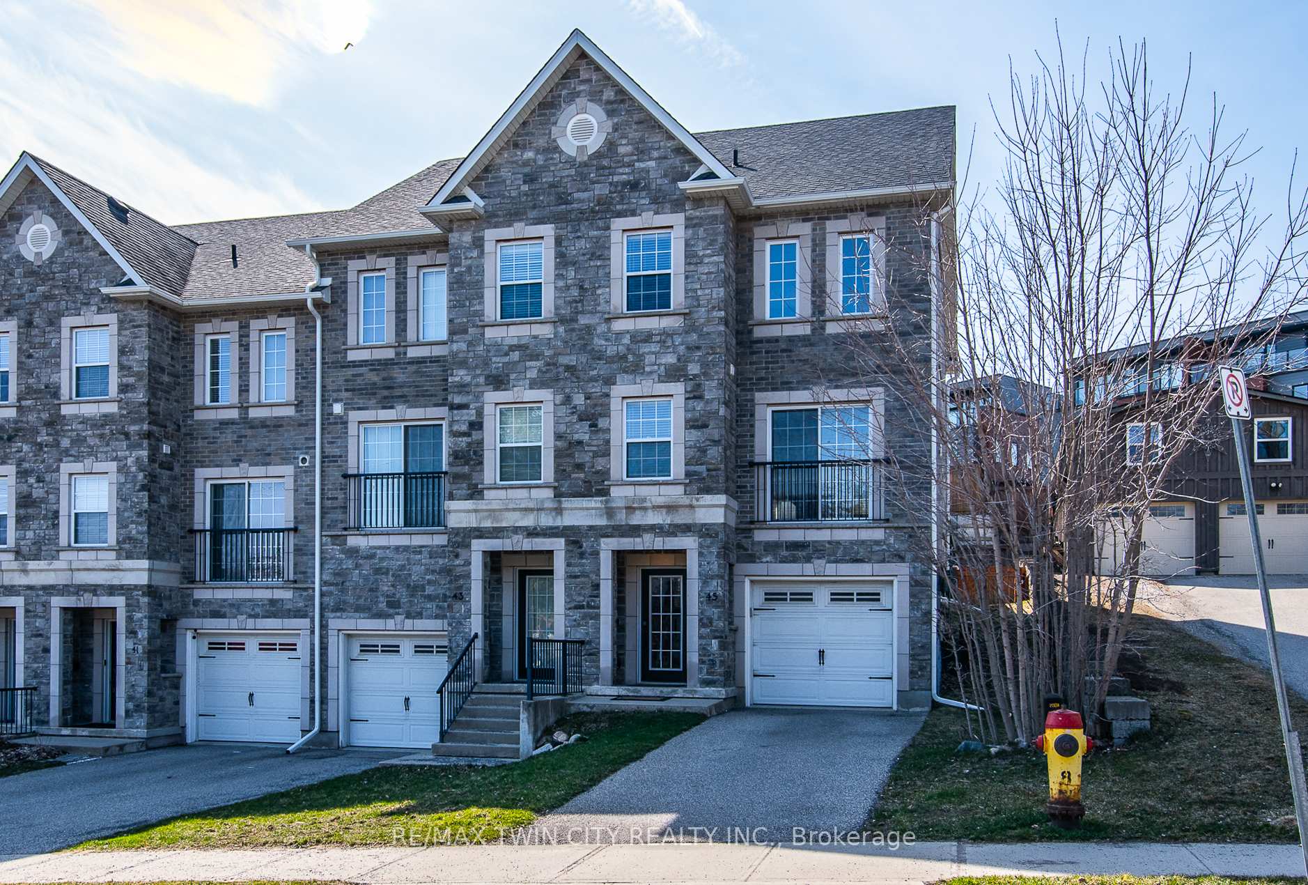 Photo 1 of 45 Woolwich Street, Kitchener — HOMEH