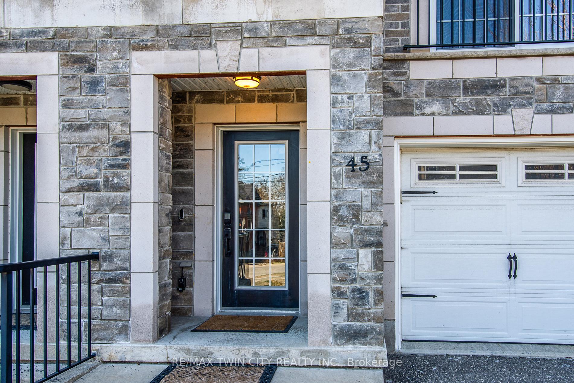 Photo 3 of 45 Woolwich Street, Kitchener — HOMEH