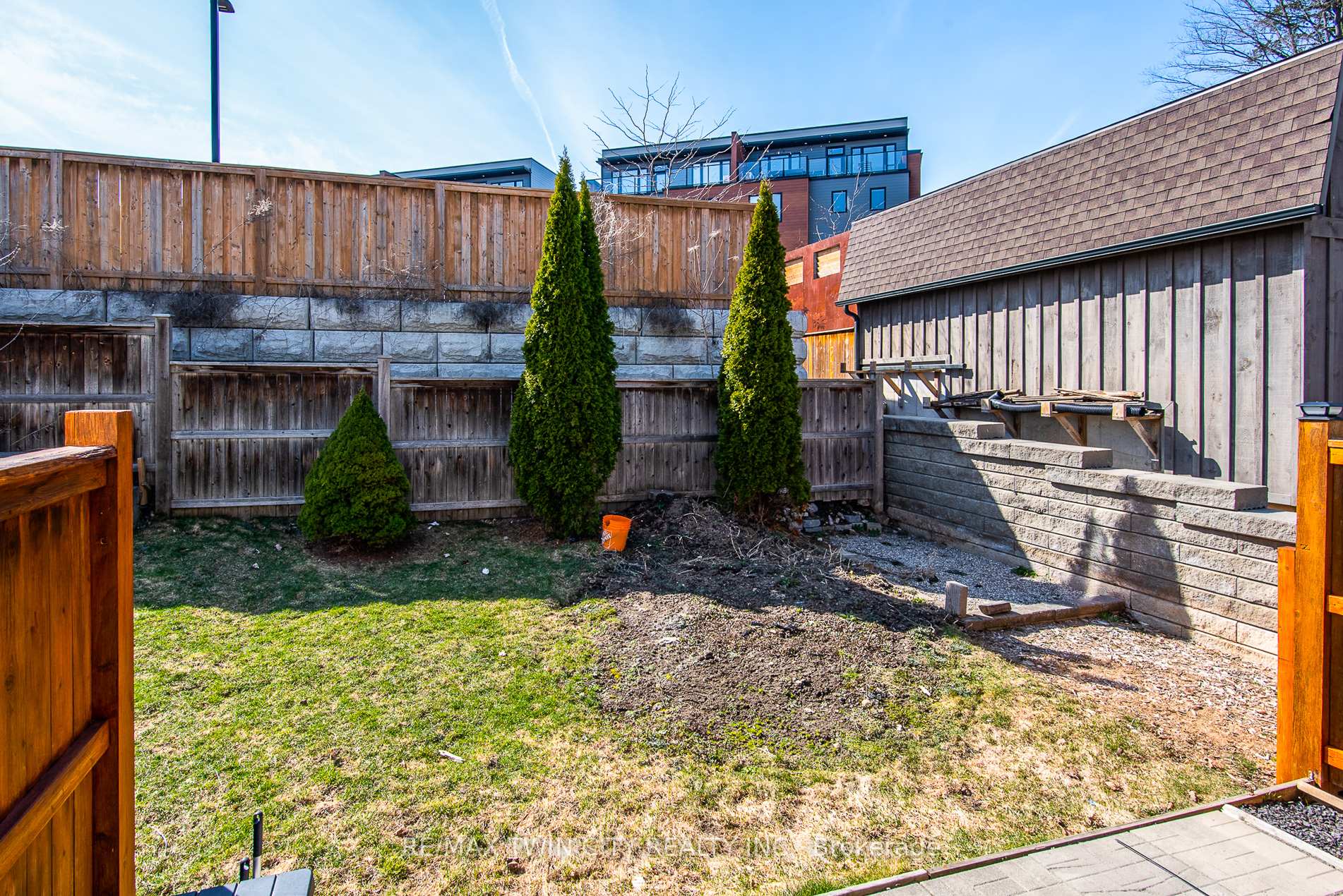 Photo 6 of 45 Woolwich Street, Kitchener — HOMEH