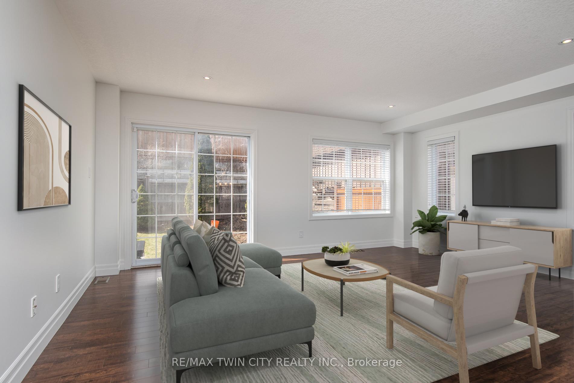 Photo 8 of 45 Woolwich Street, Kitchener — HOMEH