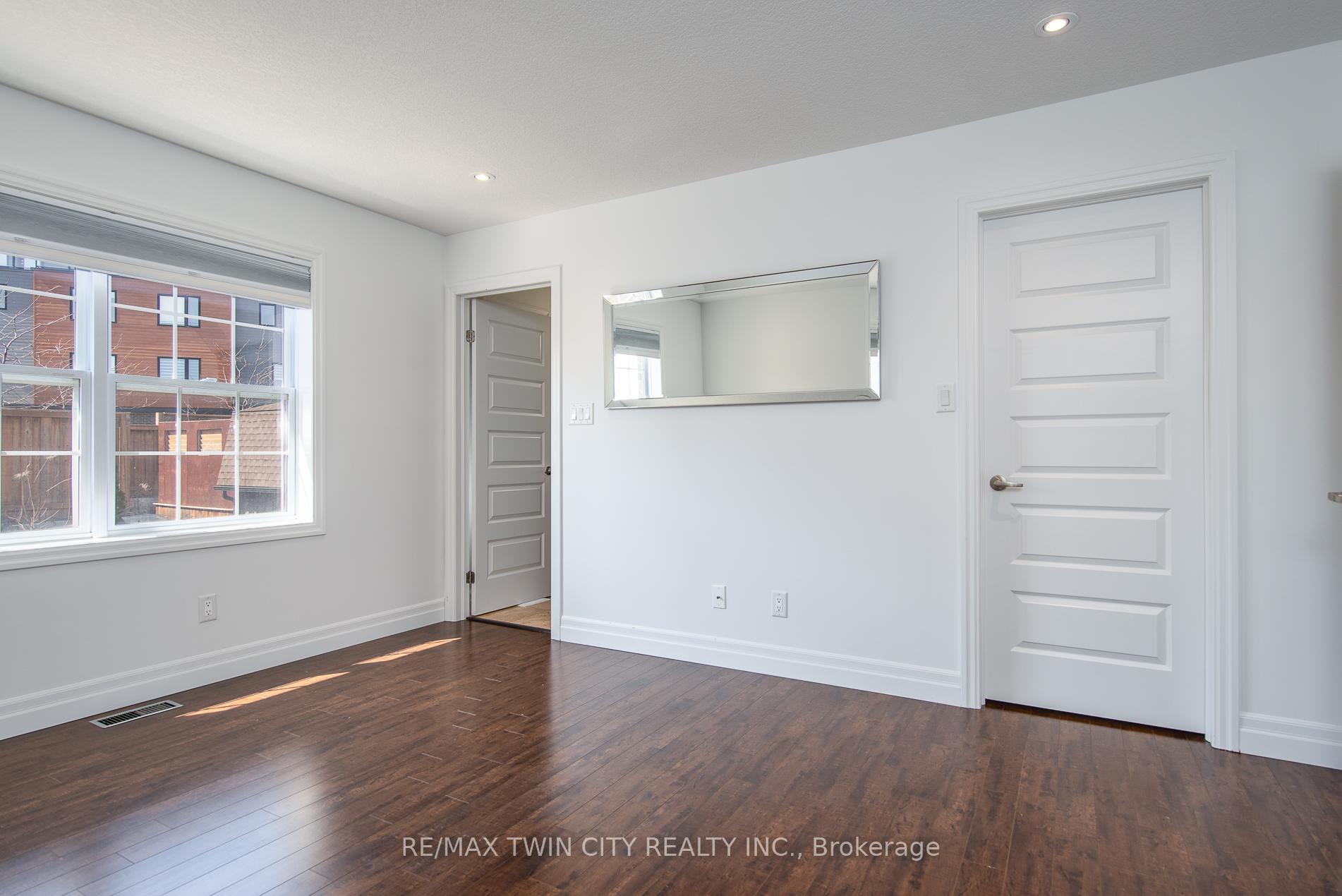 Photo 23 of 45 Woolwich Street, Kitchener — HOMEH