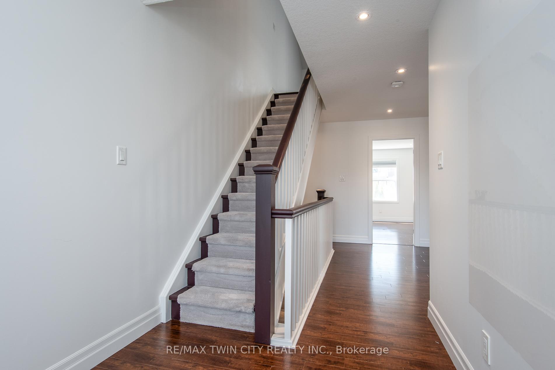 Photo 29 of 45 Woolwich Street, Kitchener — HOMEH
