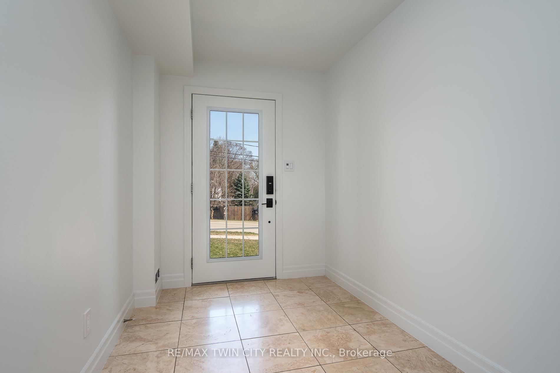 Photo 34 of 45 Woolwich Street, Kitchener — HOMEH