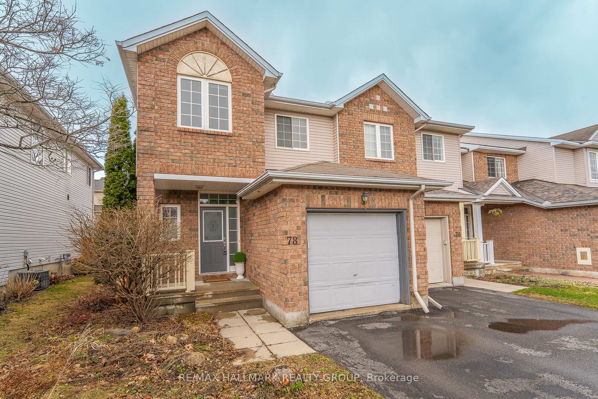 Photo 2 of 78 Milner Downs Crescent, Ottawa, Kanata - Emerald Meadows/Trailwest — HOMEH