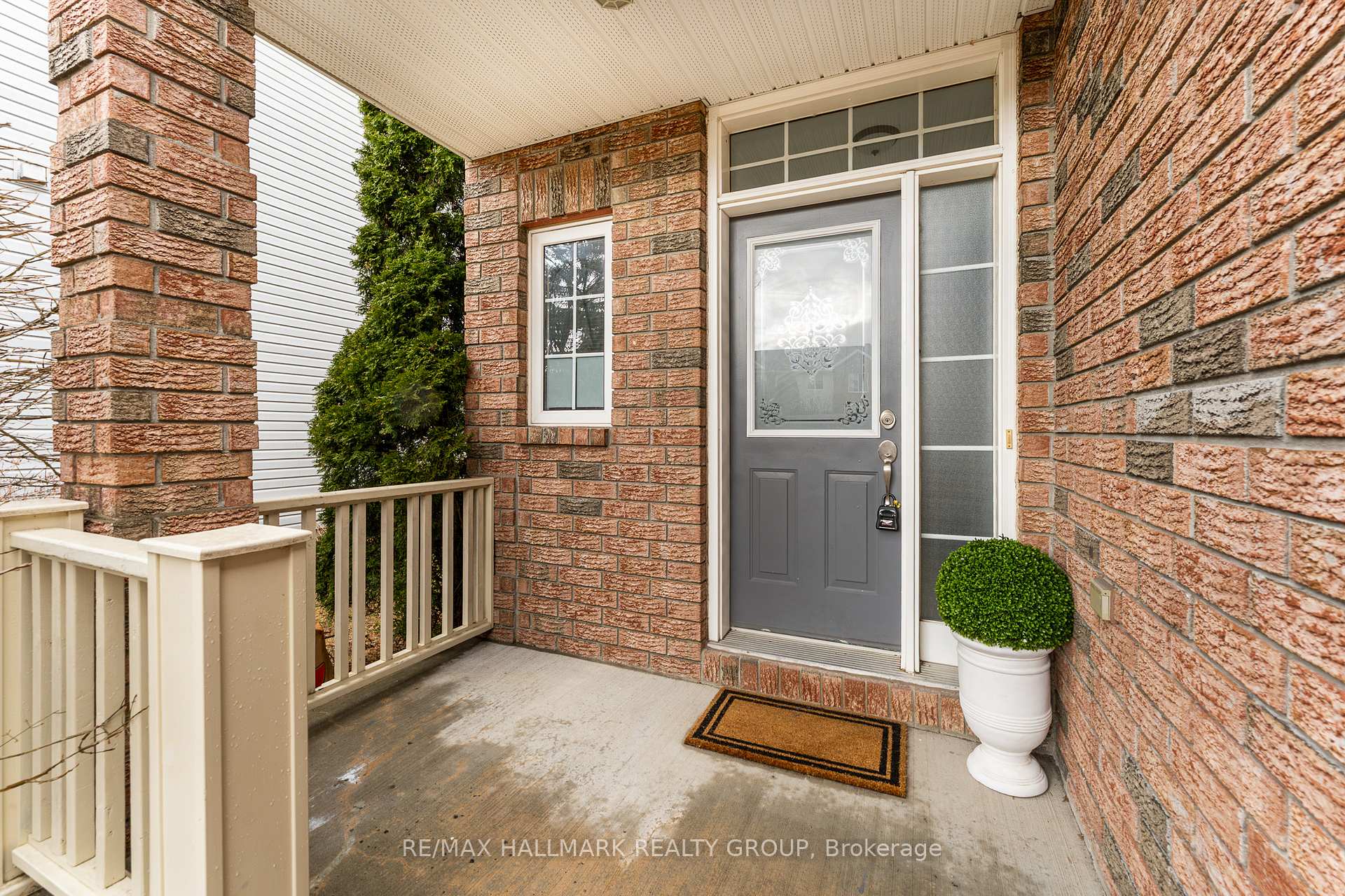 Photo 4 of 78 Milner Downs Crescent, Ottawa, Kanata - Emerald Meadows/Trailwest — HOMEH