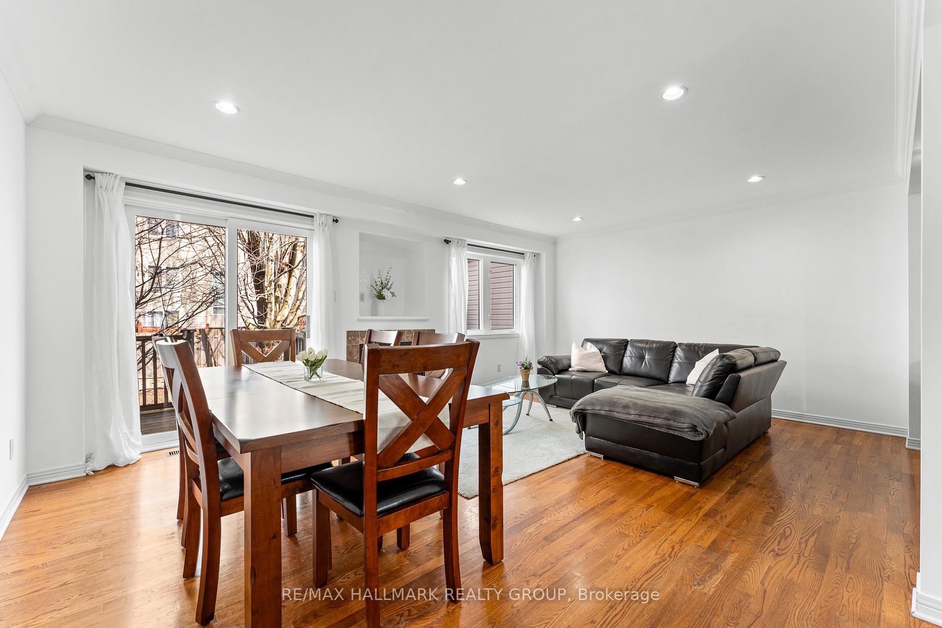 Photo 8 of 78 Milner Downs Crescent, Ottawa, Kanata - Emerald Meadows/Trailwest — HOMEH