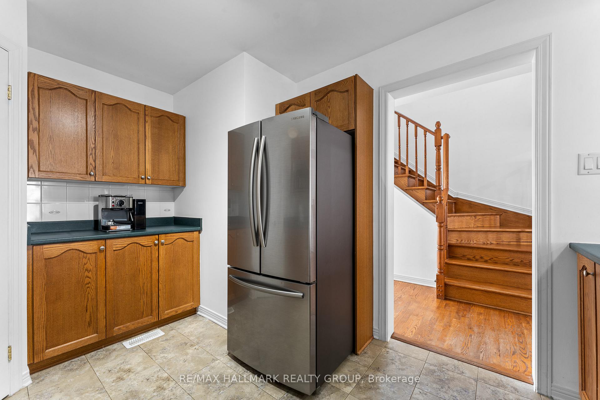 Photo 21 of 78 Milner Downs Crescent, Ottawa, Kanata - Emerald Meadows/Trailwest — HOMEH