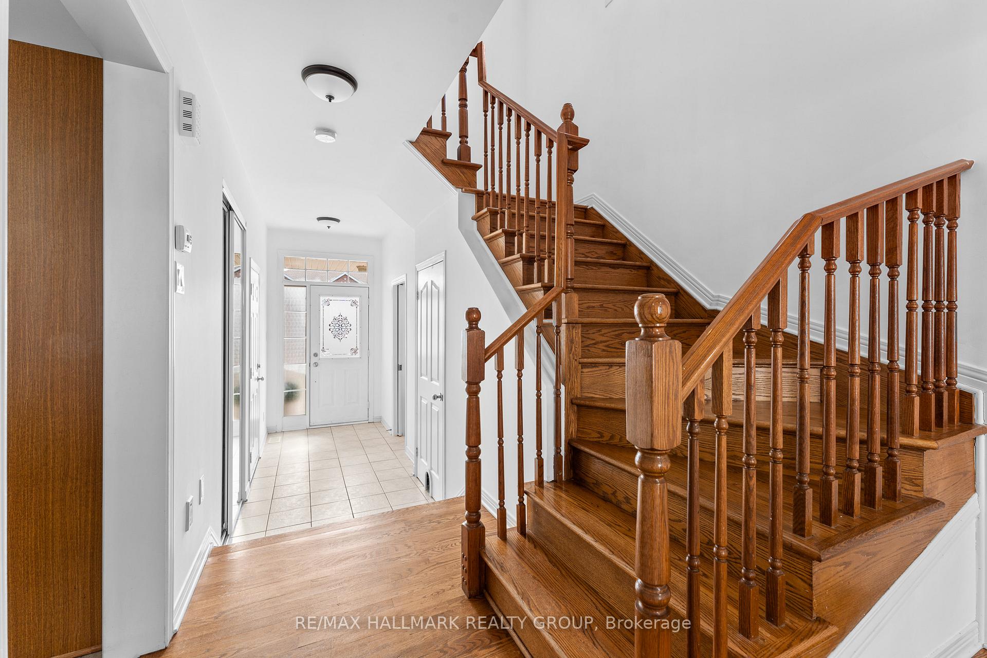 Photo 26 of 78 Milner Downs Crescent, Ottawa, Kanata - Emerald Meadows/Trailwest — HOMEH