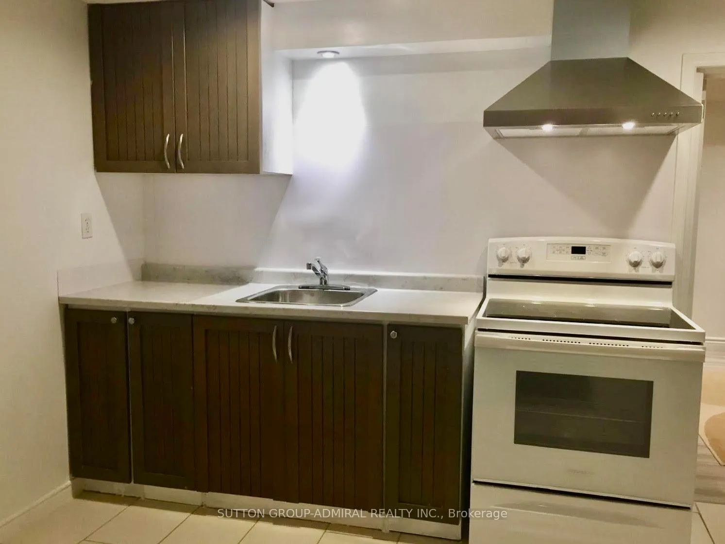 Photo 2 of 10 Charnwood Place, Markham, Aileen-Willowbrook — HOMEH