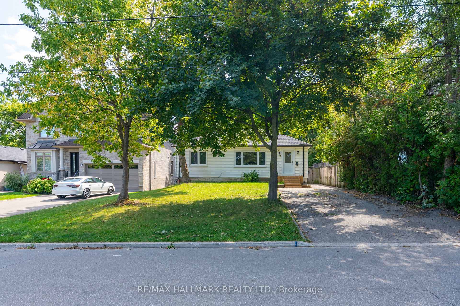 Photo 4 of 43 Meadowview Avenue, Markham, Grandview — HOMEH