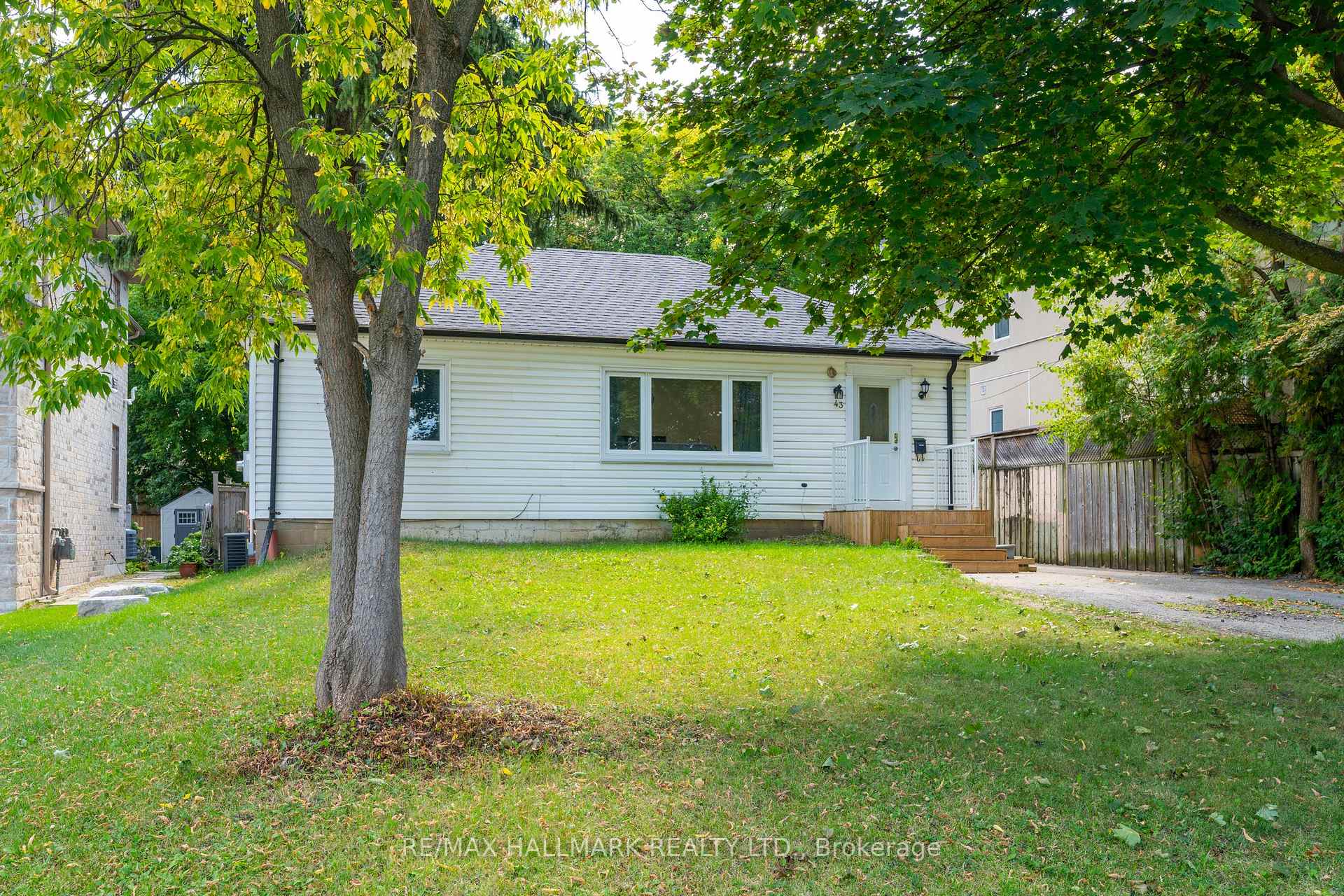 Photo 5 of 43 Meadowview Avenue, Markham, Grandview — HOMEH
