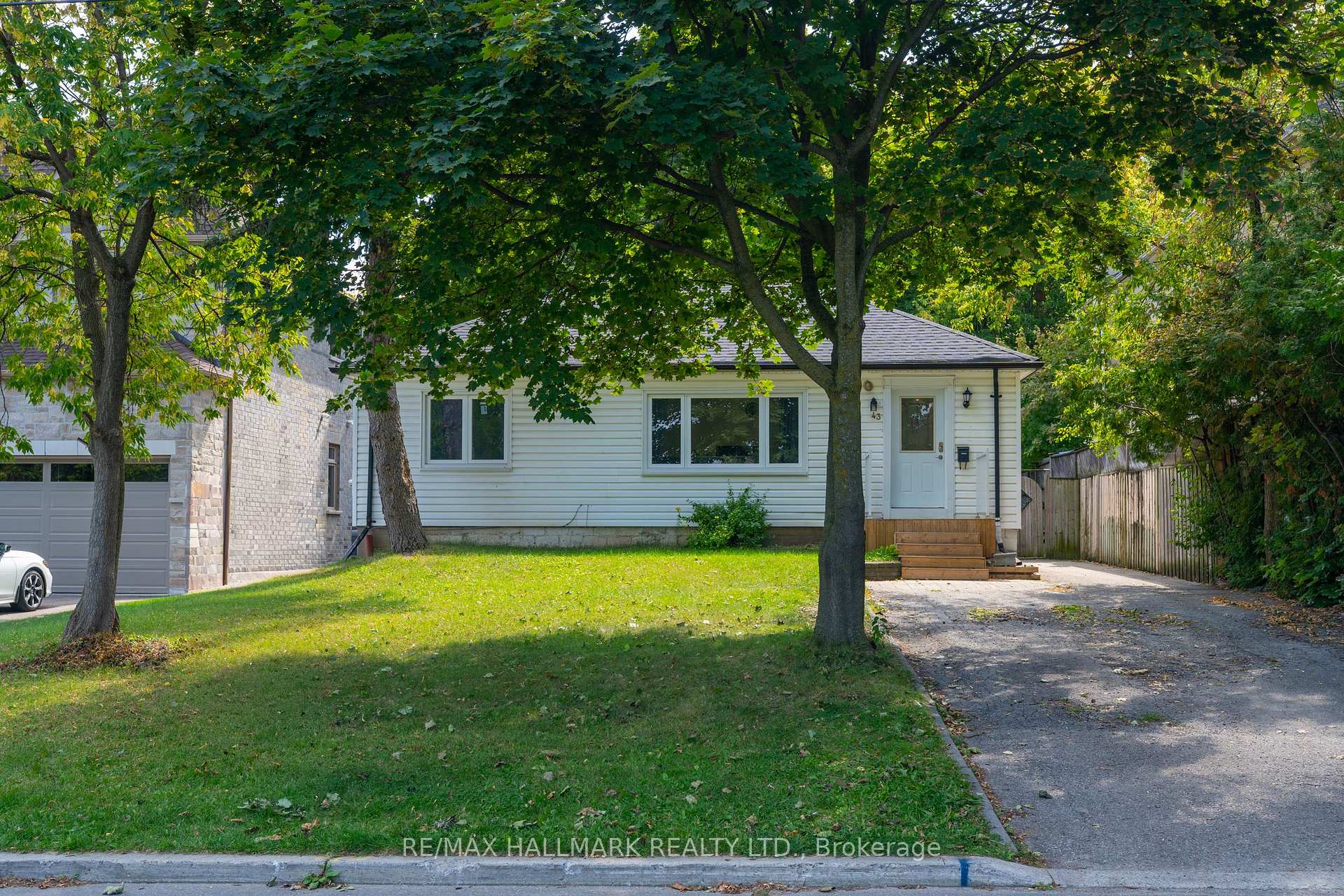 Photo 6 of 43 Meadowview Avenue, Markham, Grandview — HOMEH