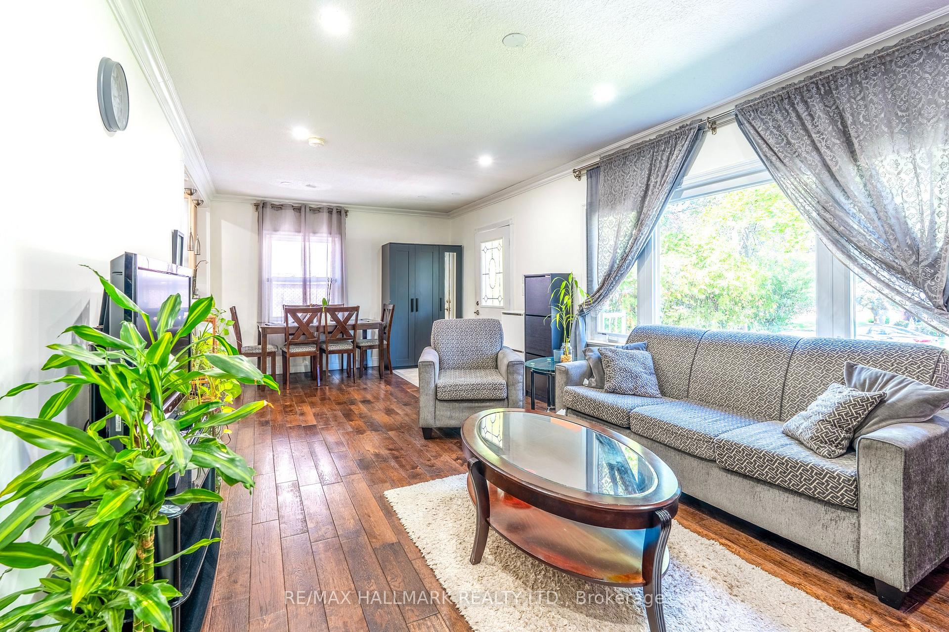 Photo 8 of 43 Meadowview Avenue, Markham, Grandview — HOMEH