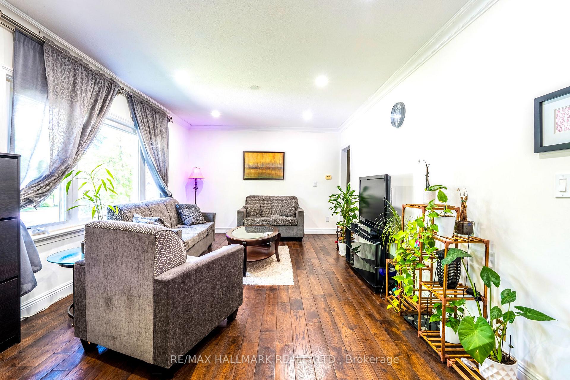 Photo 10 of 43 Meadowview Avenue, Markham, Grandview — HOMEH