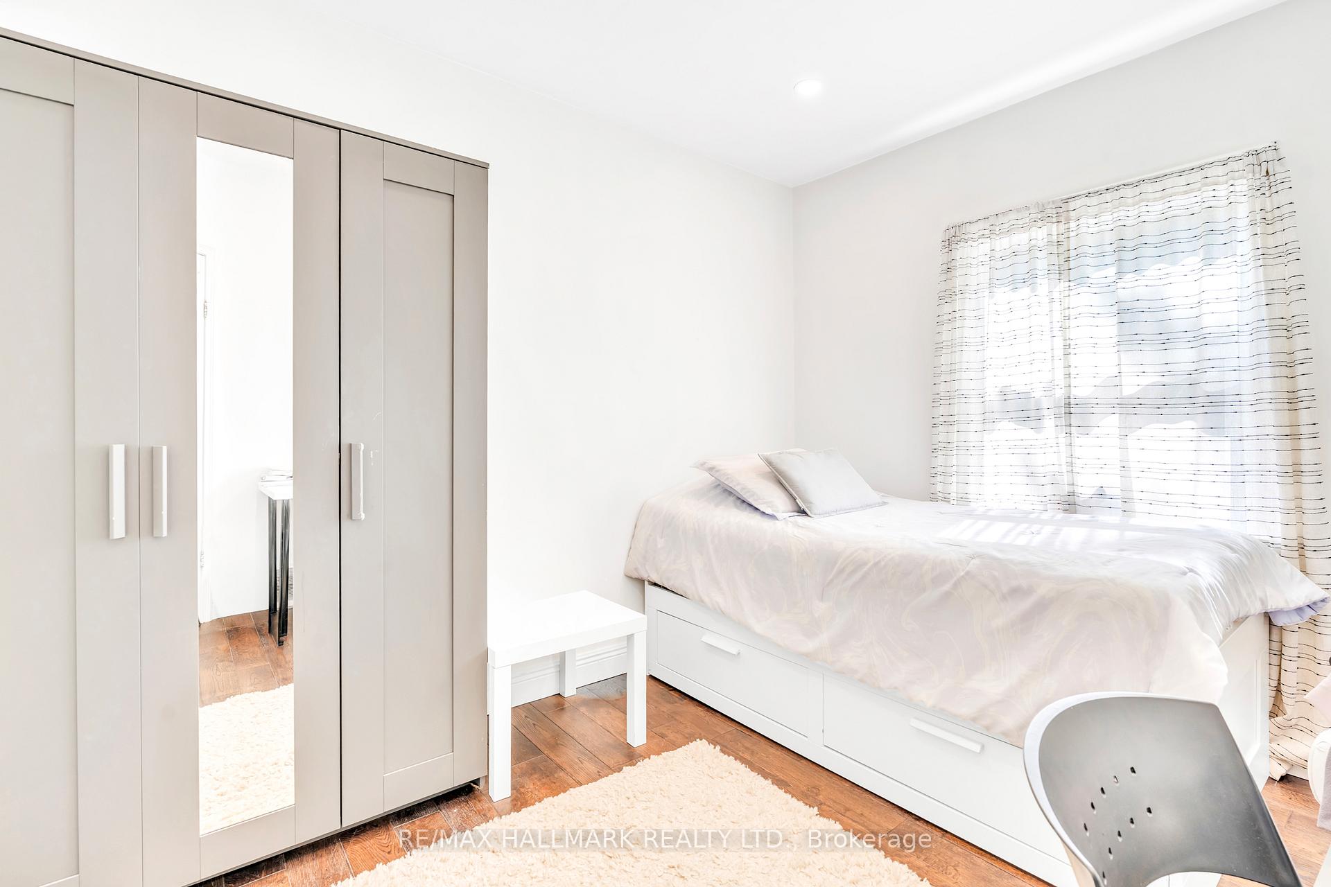 Photo 13 of 43 Meadowview Avenue, Markham, Grandview — HOMEH