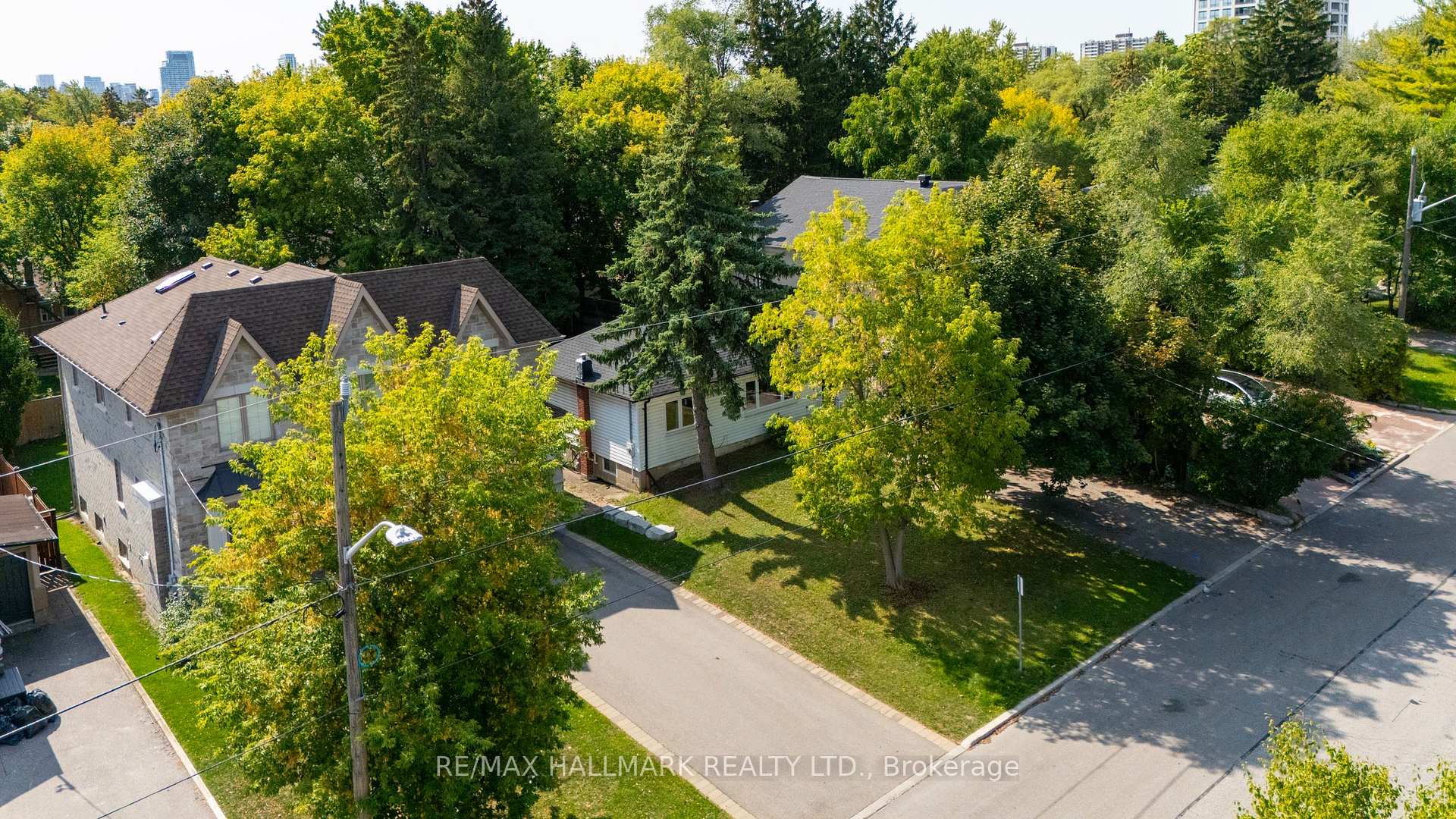 Photo 32 of 43 Meadowview Avenue, Markham, Grandview — HOMEH