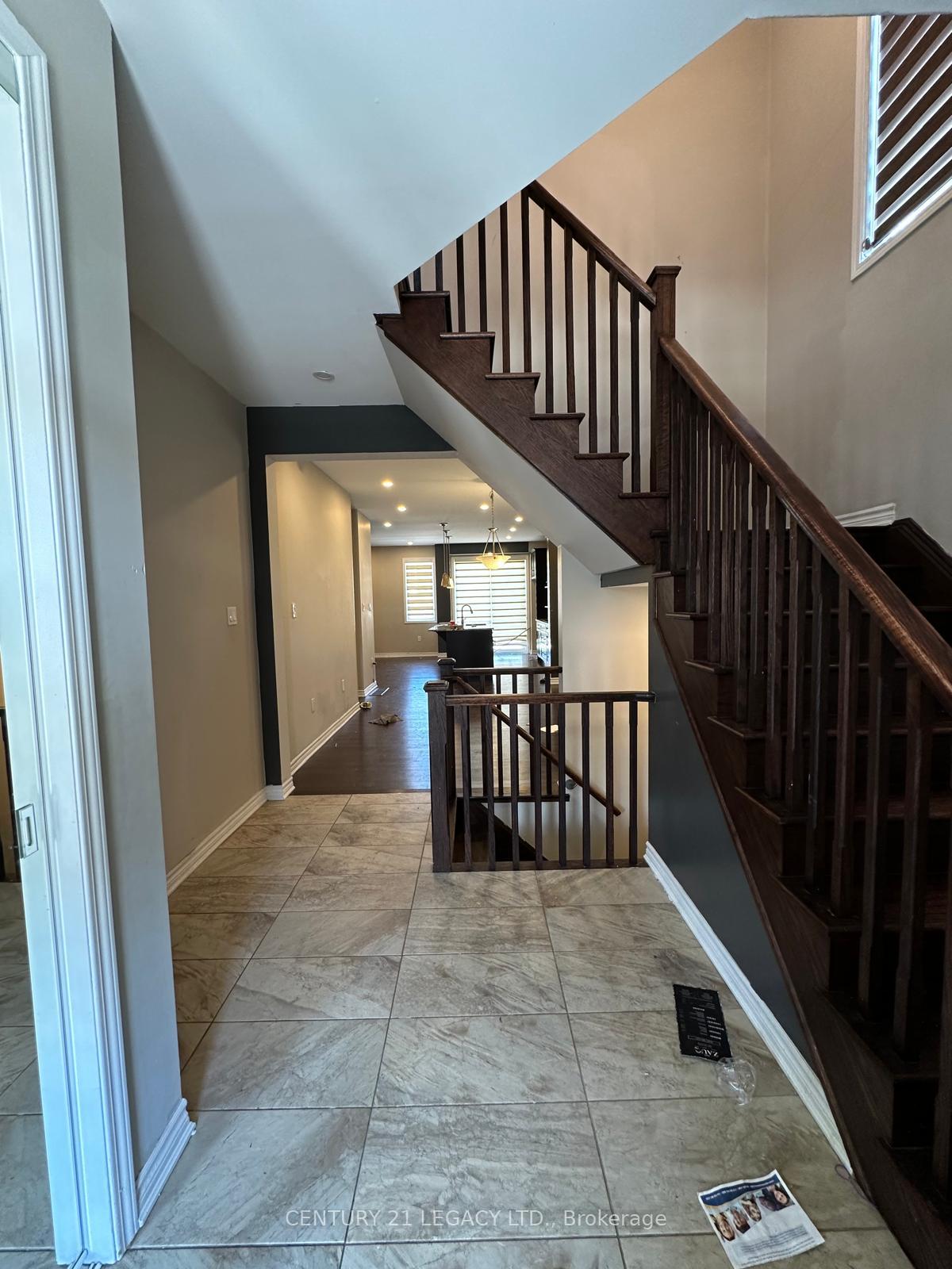 Photo 4 of 206 Amand Drive, Kitchener — HOMEH