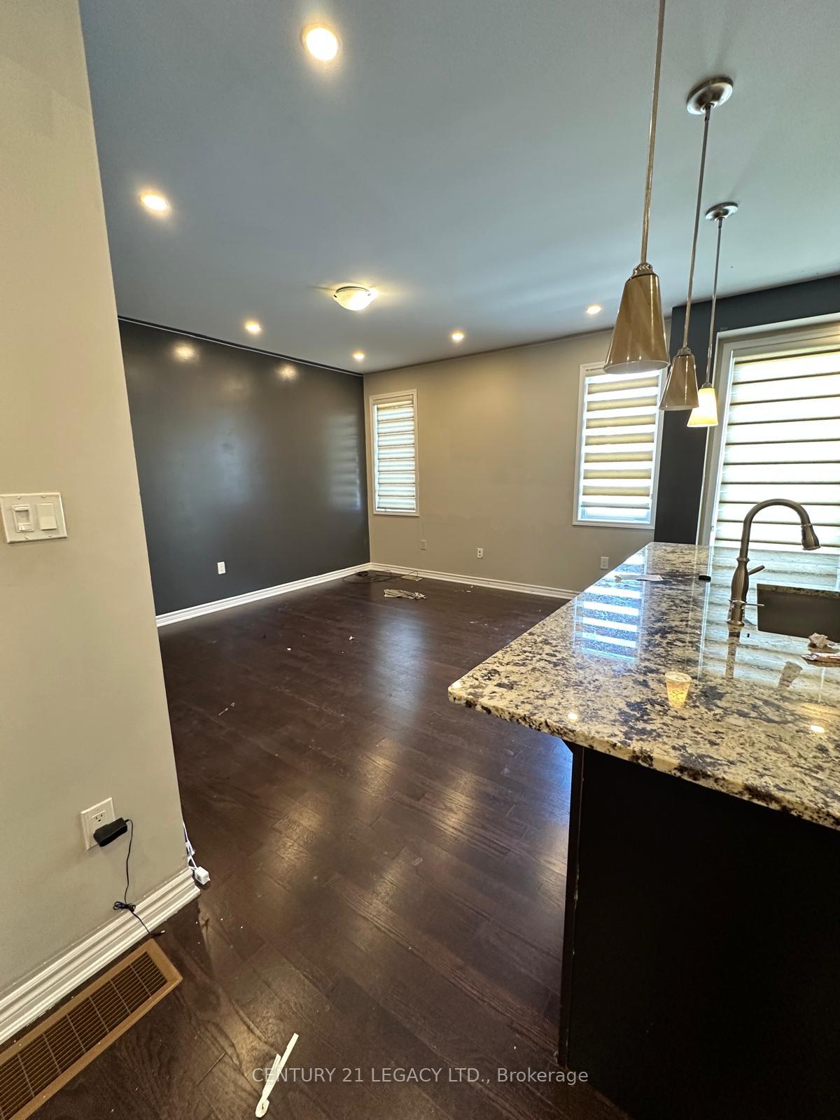 Photo 7 of 206 Amand Drive, Kitchener — HOMEH